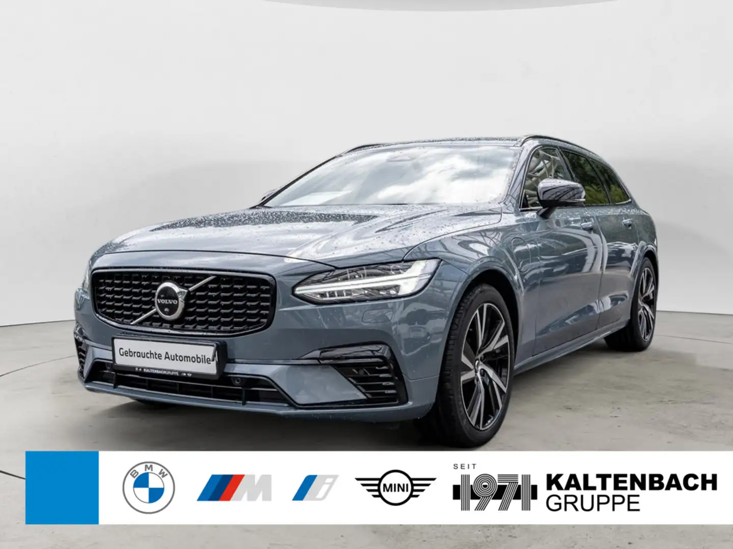 Volvo V90 Kombi T6 Plus Dark Recharge AWD PANO AHK Grau - 1
