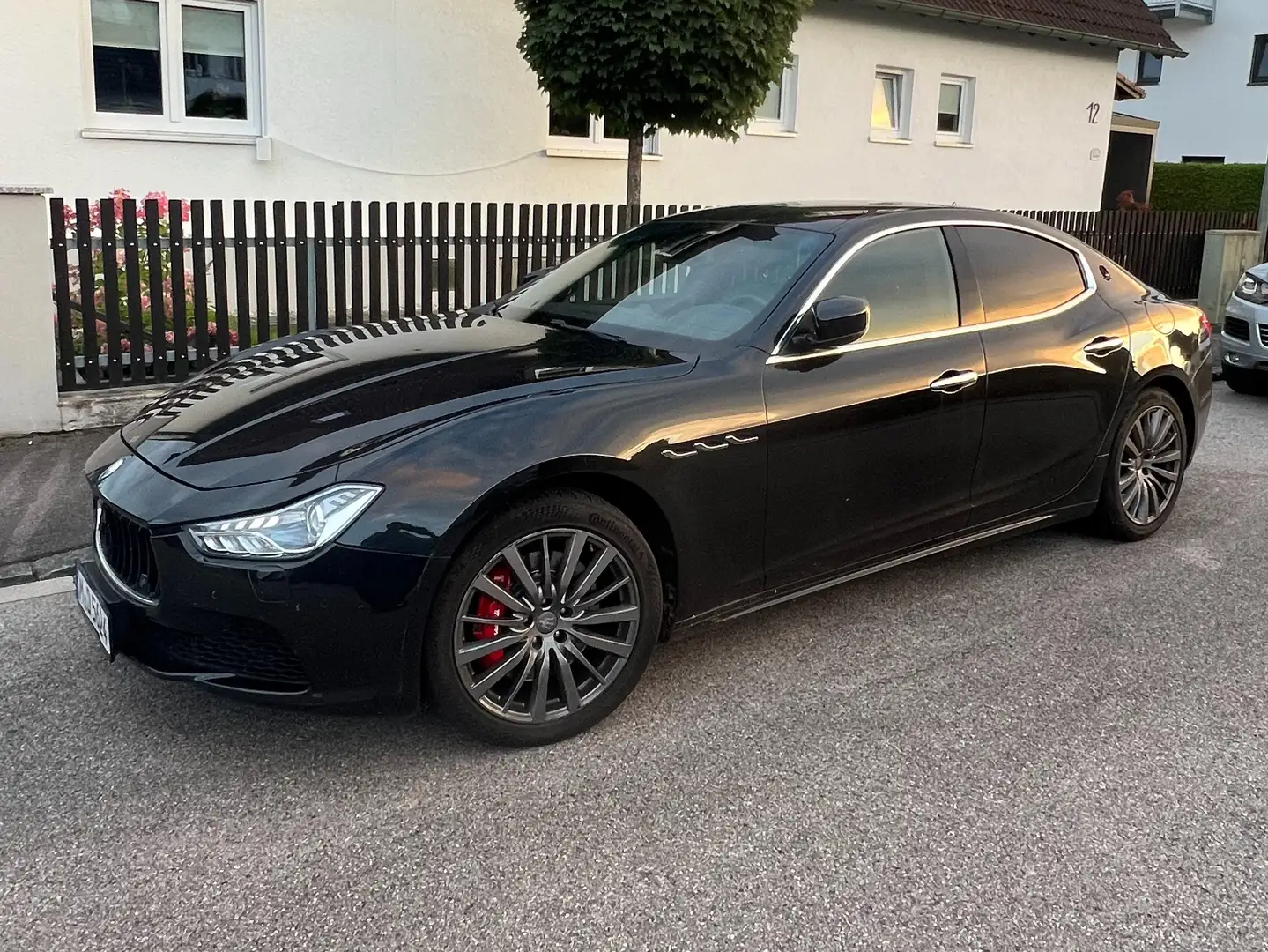 Maserati Ghibli V6 Twin-Turbo SQ4 – Allrad – Top gepflegt Negro - 1