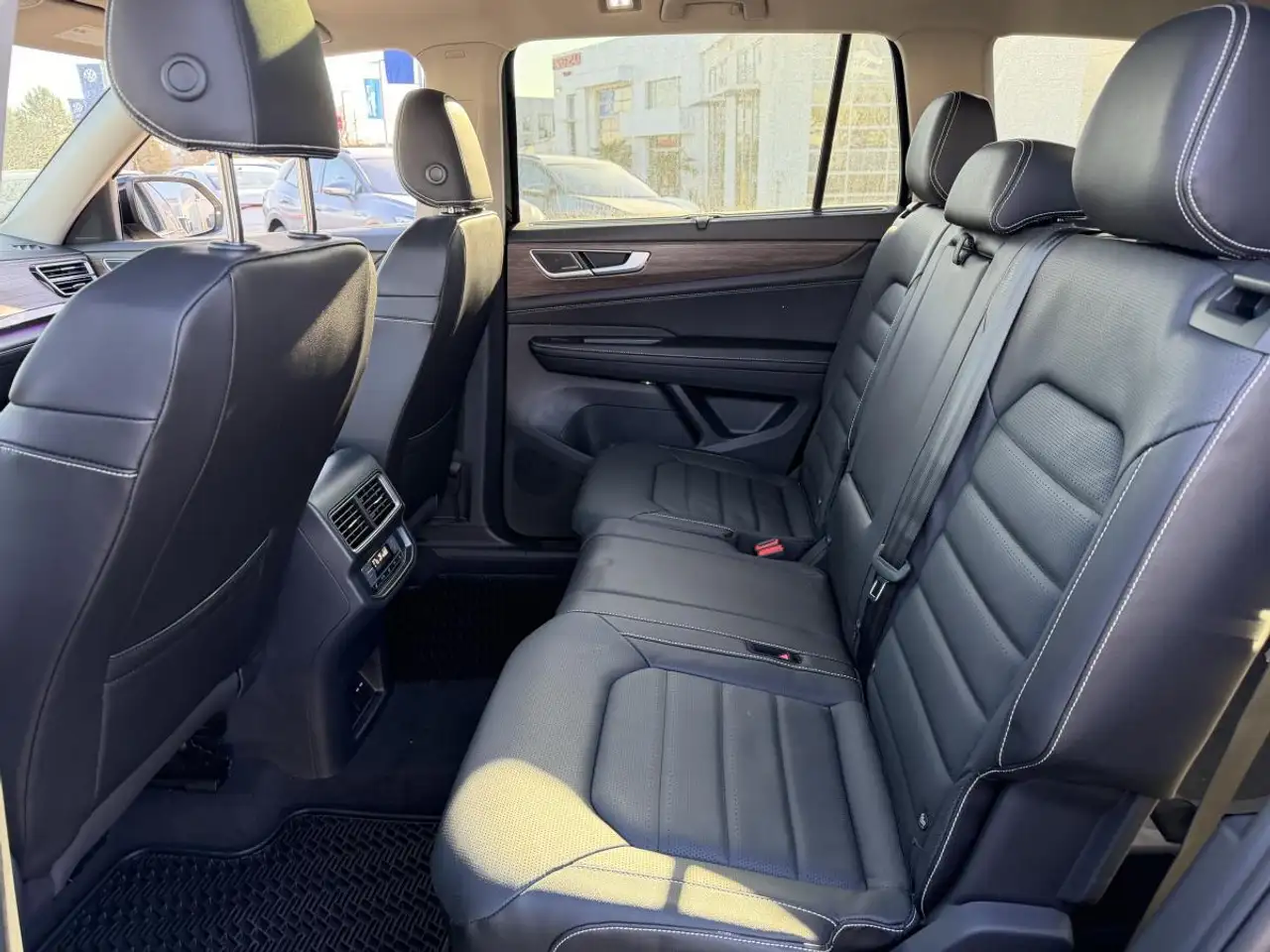 Volkswagen Atlas снимка Volkswagen Atlas