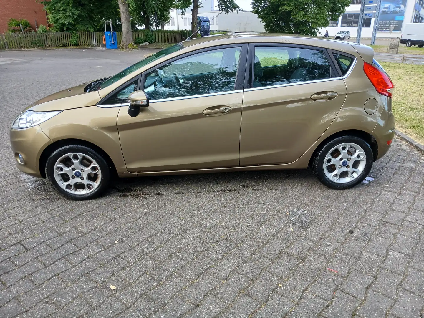 Ford Fiesta 1.25 Titanium Scheckheft Bronce - 2