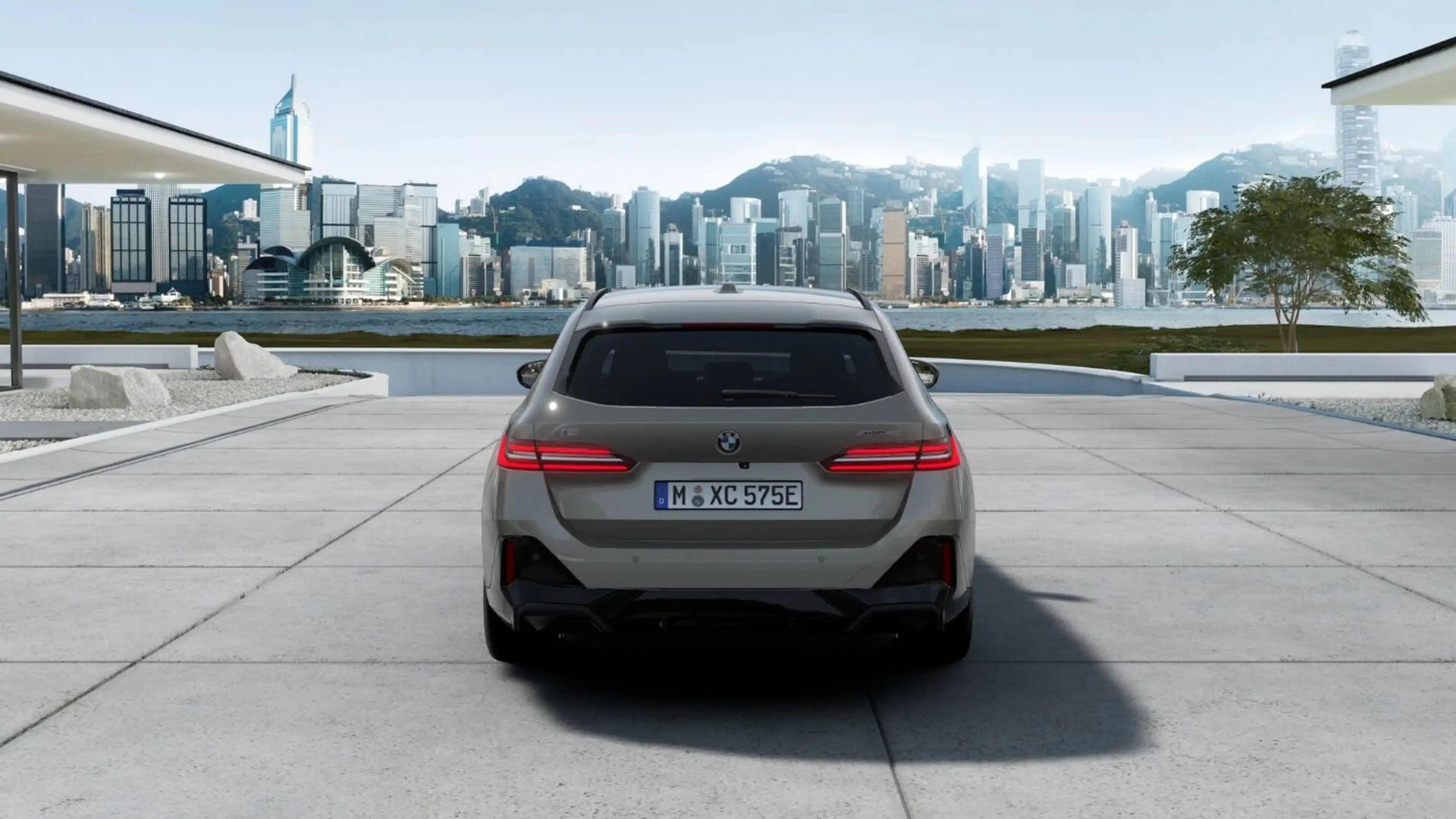 BMW i5 xDrive40 Touring M-Paket Vorführwagenaktion — photo 5
