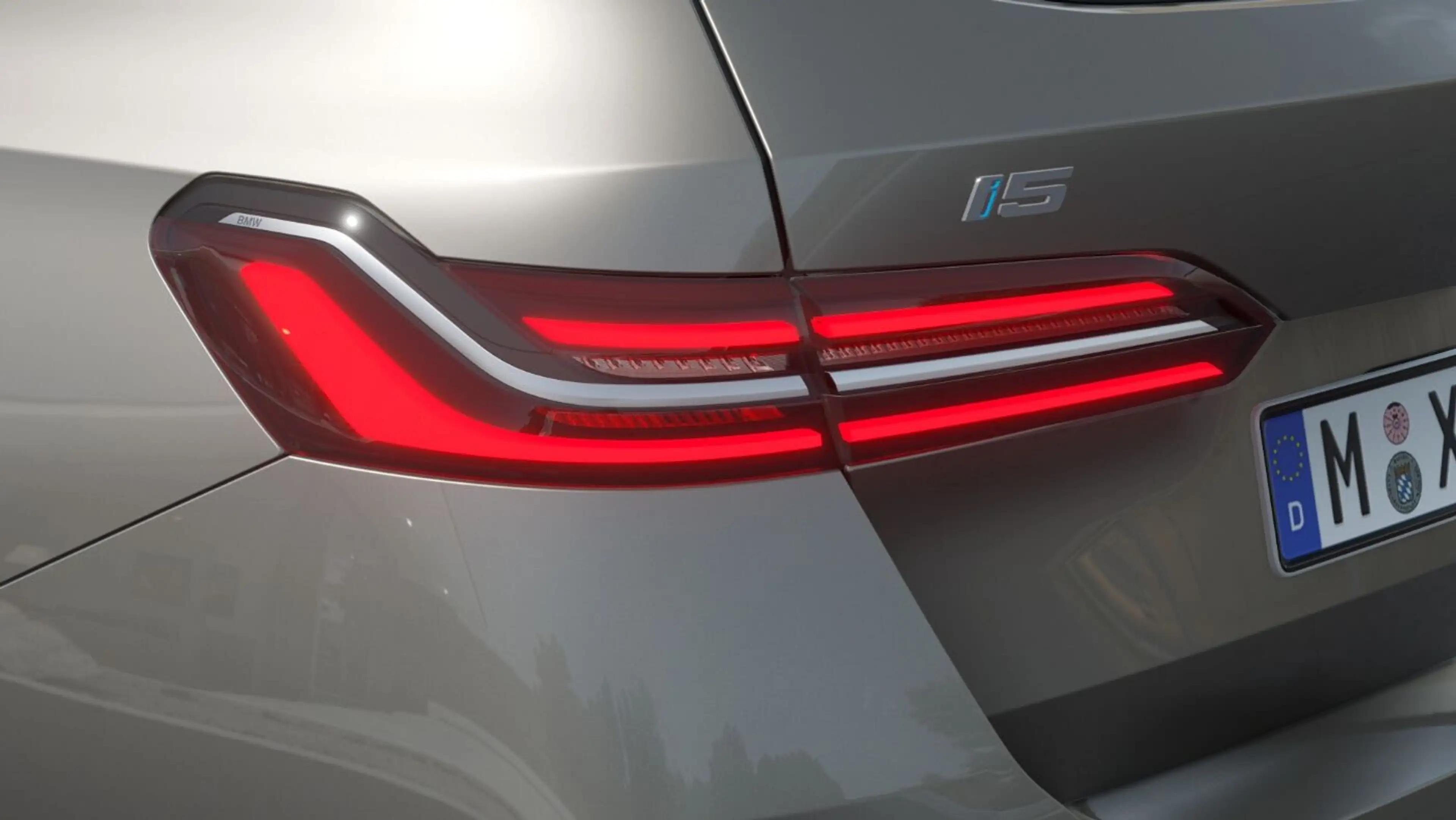 BMW i5 xDrive40 Touring M-Paket Vorführwagenaktion — photo 8