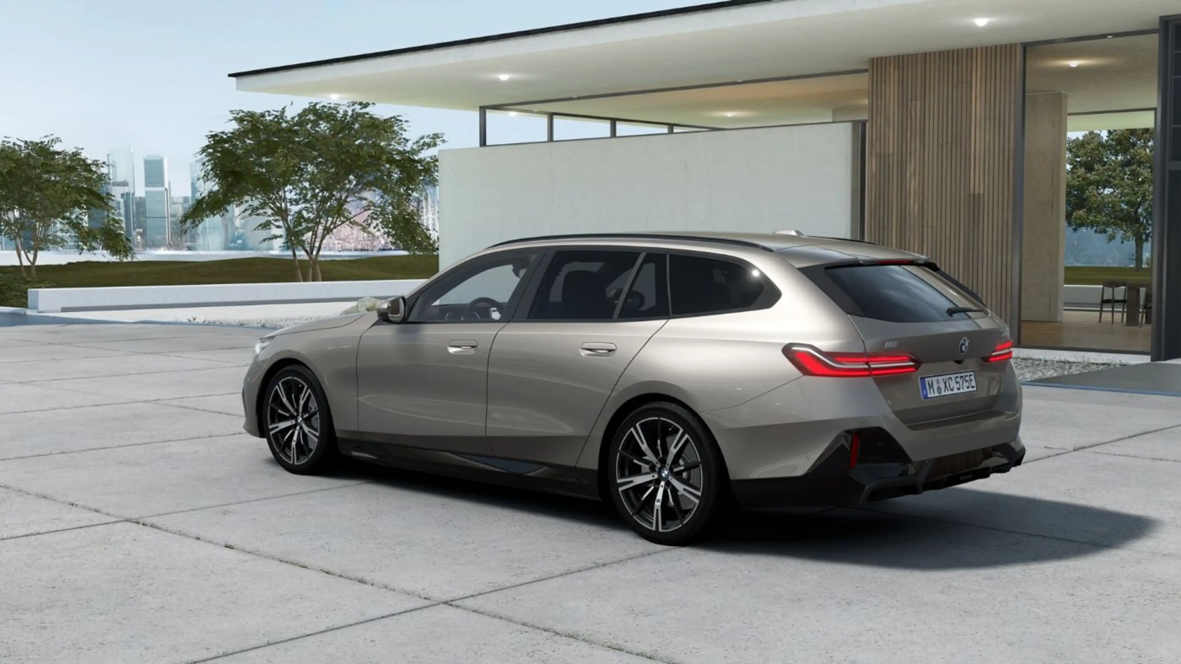 BMW i5 xDrive40 Touring M-Paket Vorführwagenaktion — photo 2