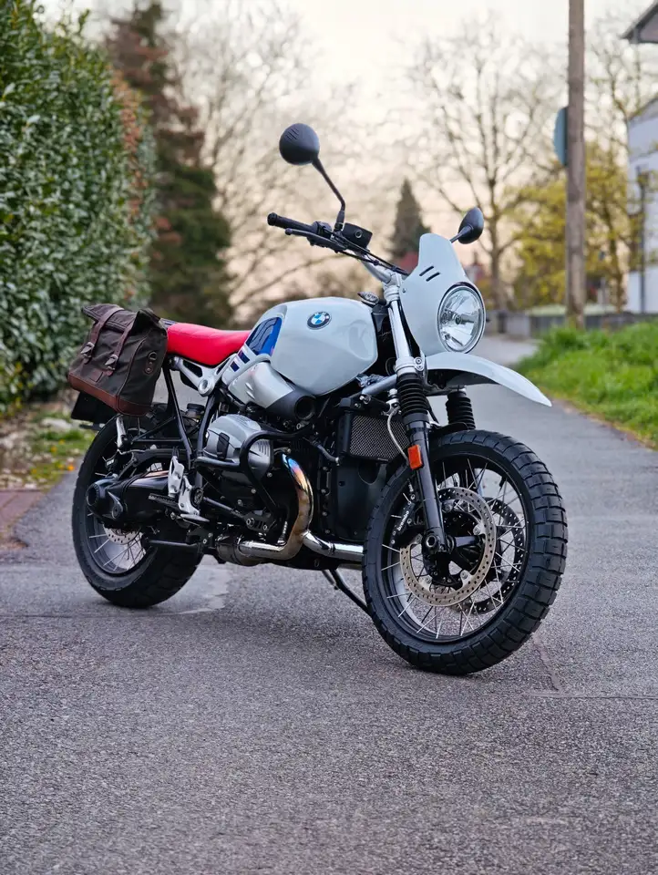 BMW R nineT