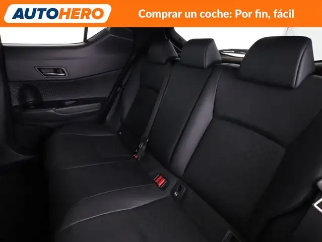 Toyota C-HR view 15
