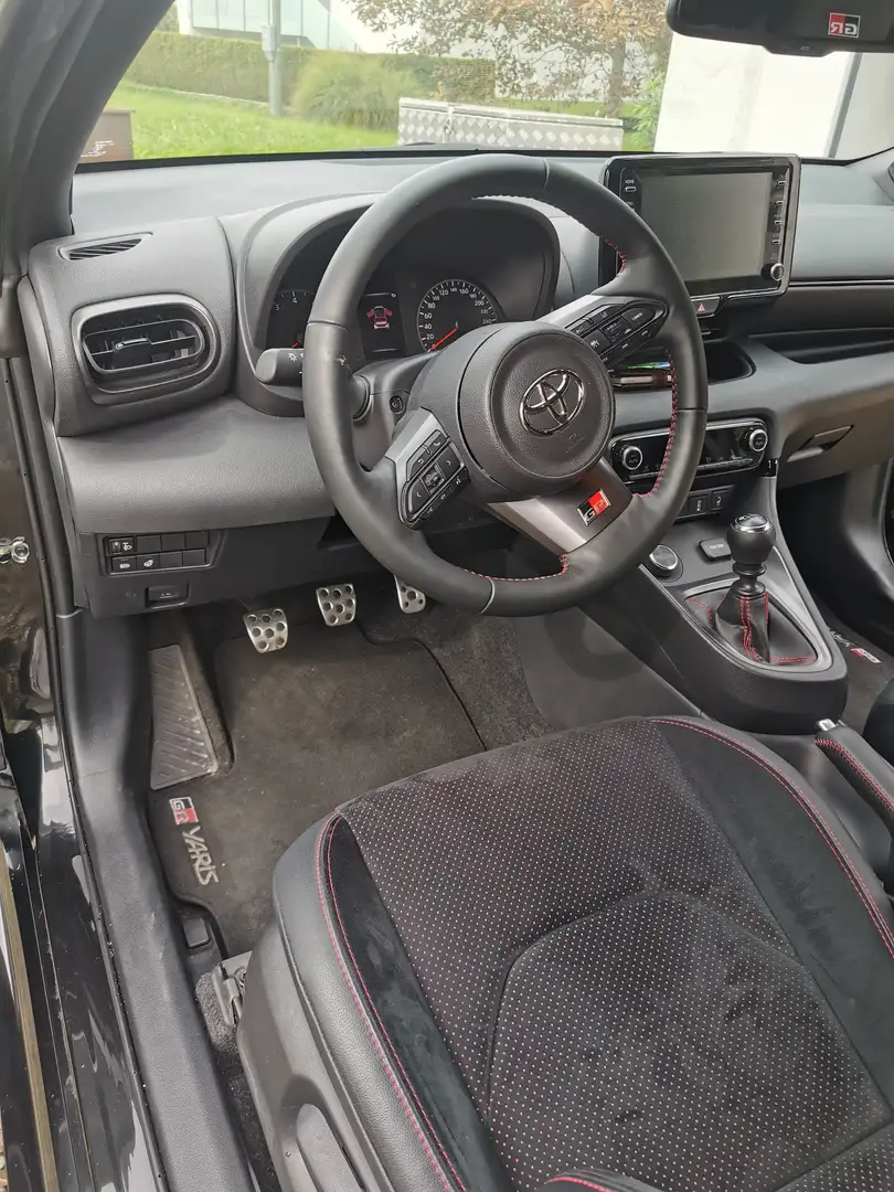 Toyota Yaris Yaris 1,6 Turbo GR High Performance Schwarz - 2