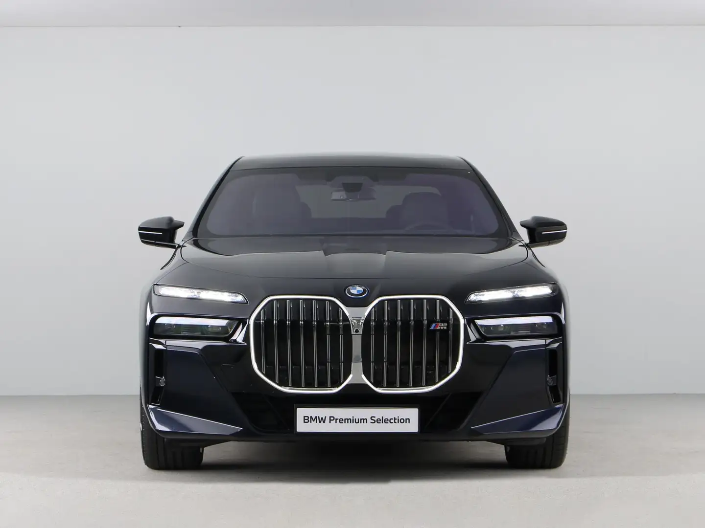 BMW 760 7 Serie M760e xDrive High Executive M-Sport Zwart - 2