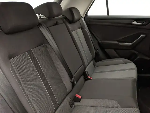 Volkswagen T-Roc view 8