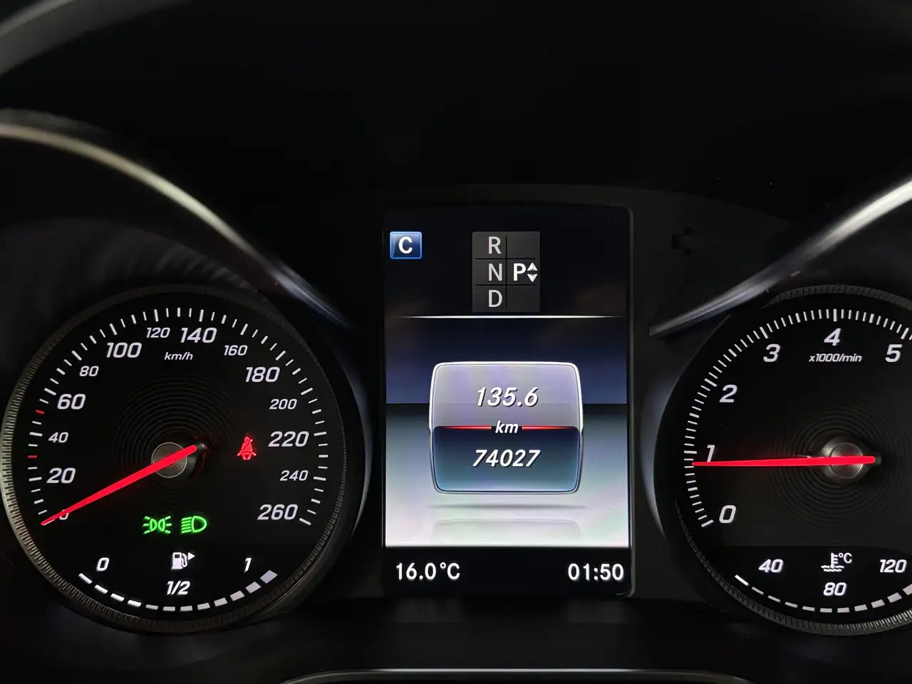 Mercedes-Benz GLC снимка Mercedes-Benz GLC