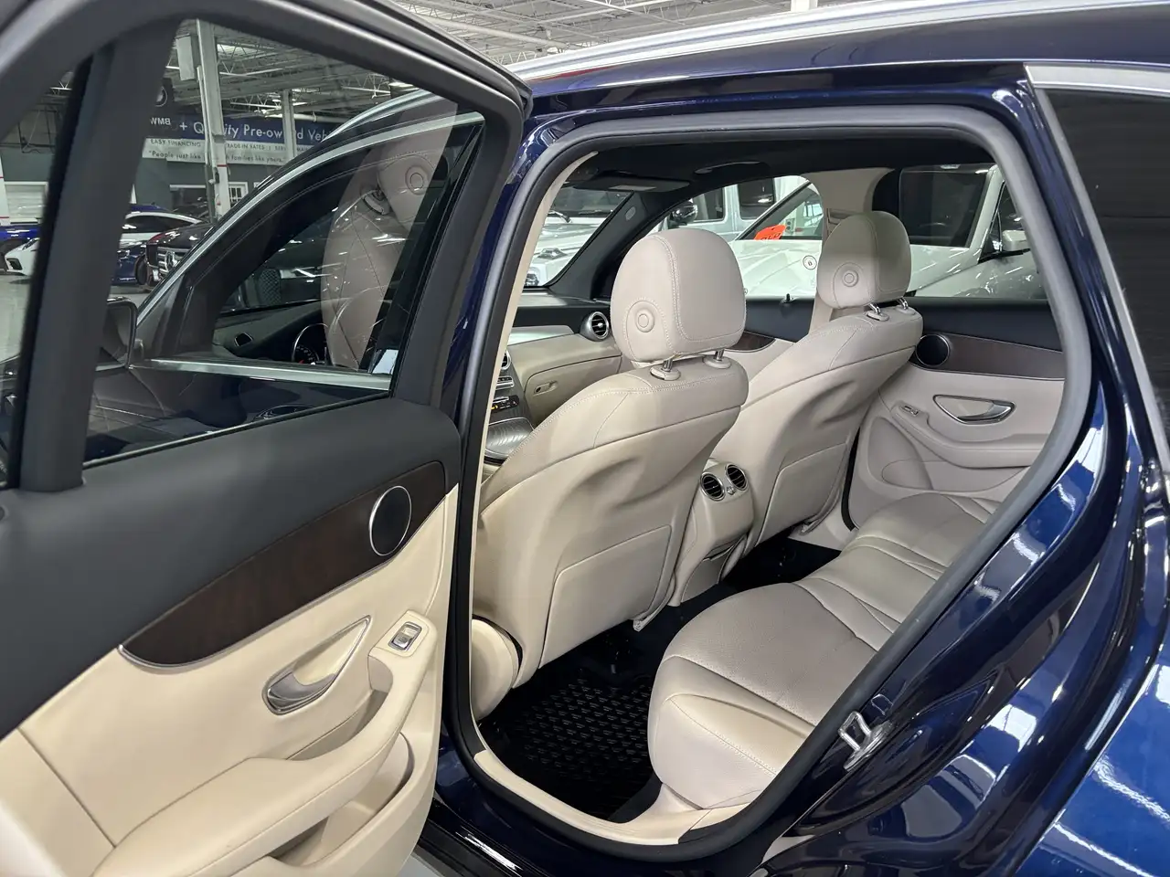 Mercedes-Benz GLC снимка Mercedes-Benz GLC