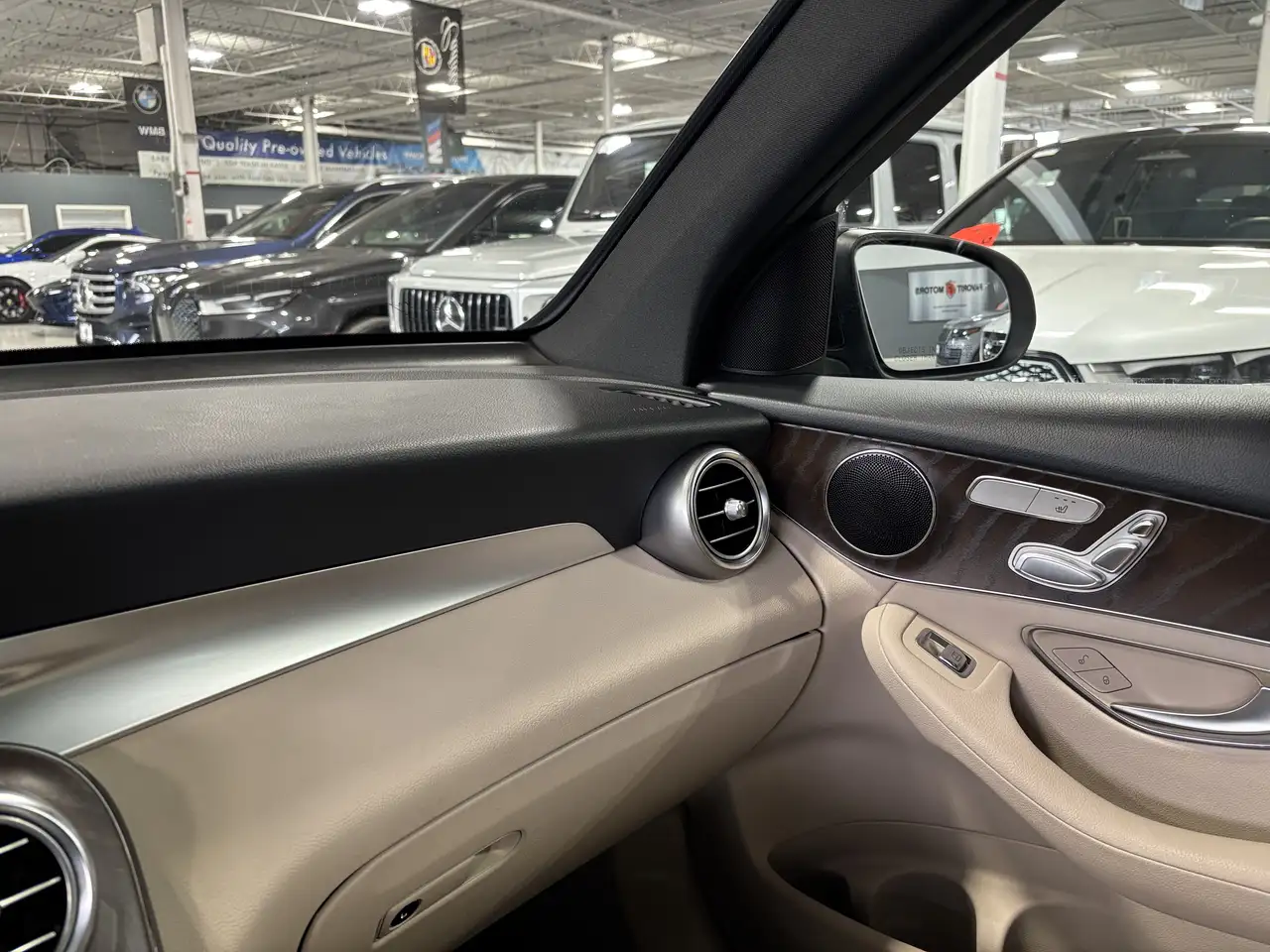 Mercedes-Benz GLC снимка Mercedes-Benz GLC
