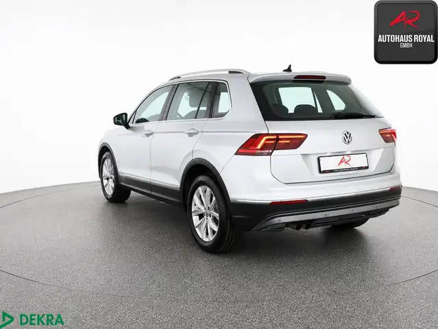 Volkswagen Tiguan view 2
