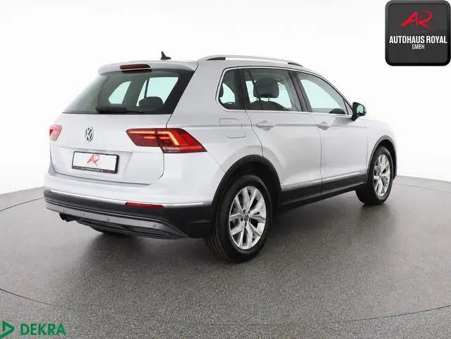 Volkswagen Tiguan view 4