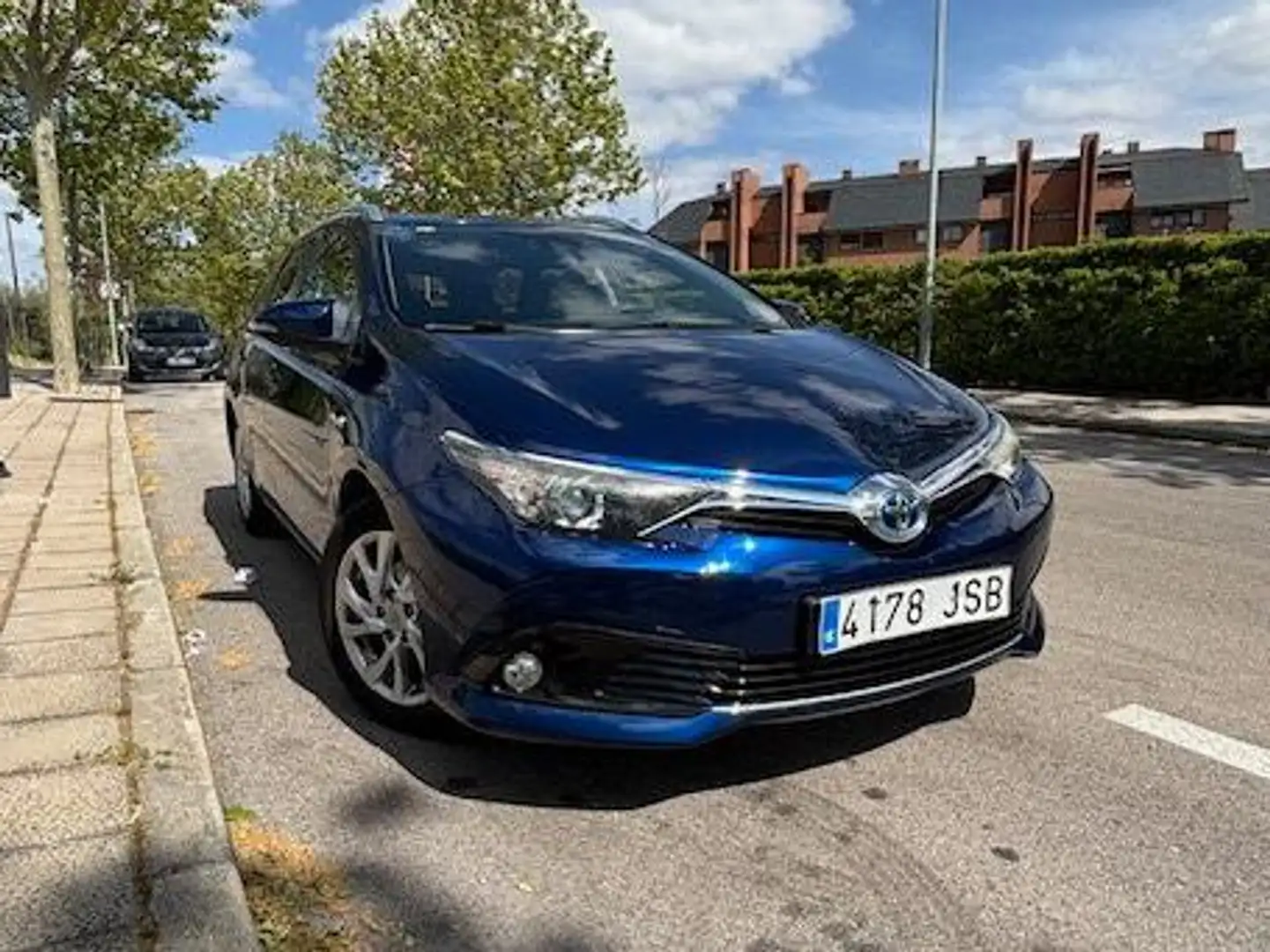 Toyota Auris Auris Touring Sports hybrid 140H Active Active Azul - 1