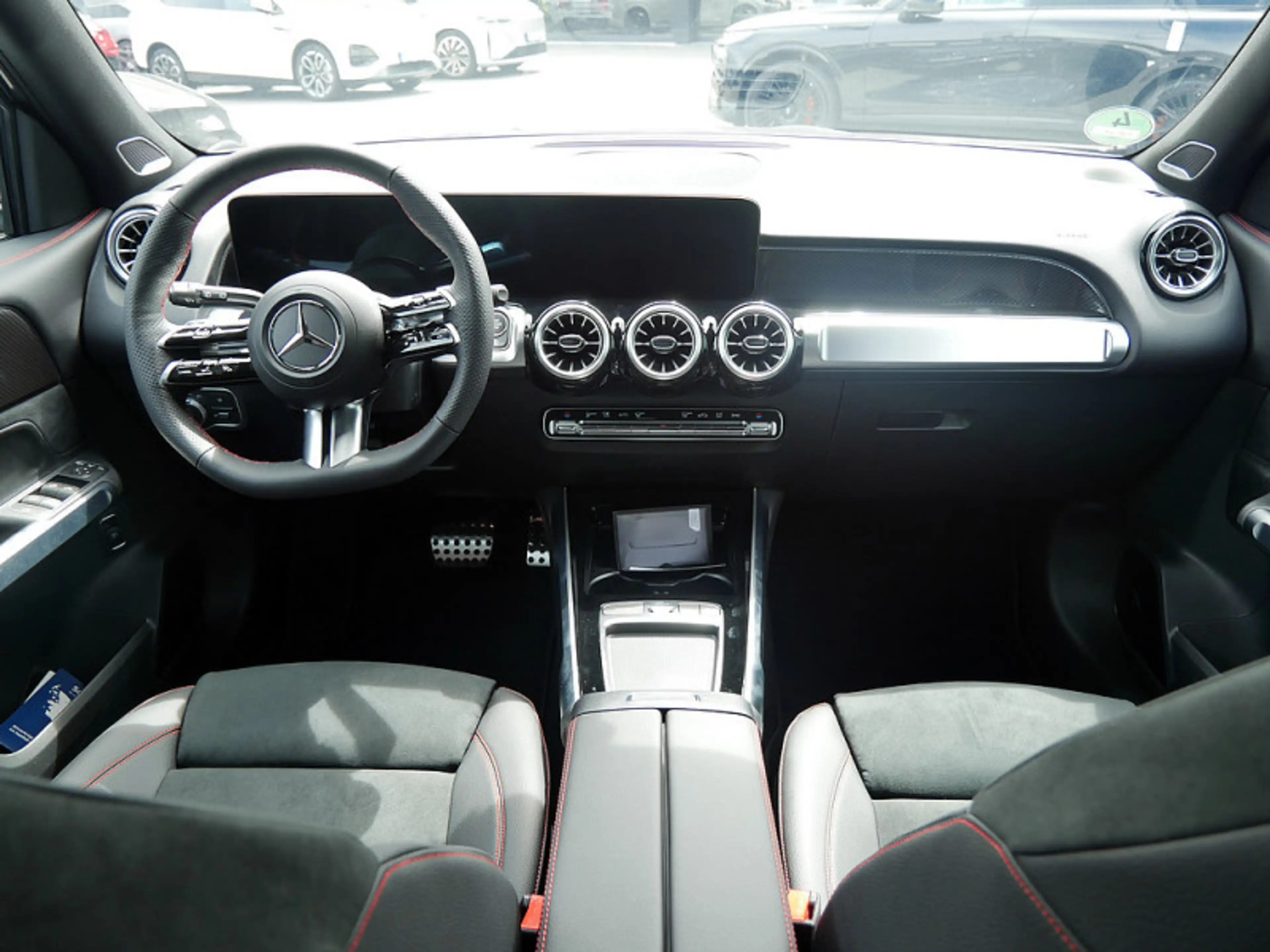 Mercedes-Benz GLB 200 d AMG BURM PREMIUM MEMO MULTI 360 AHK — photo 9