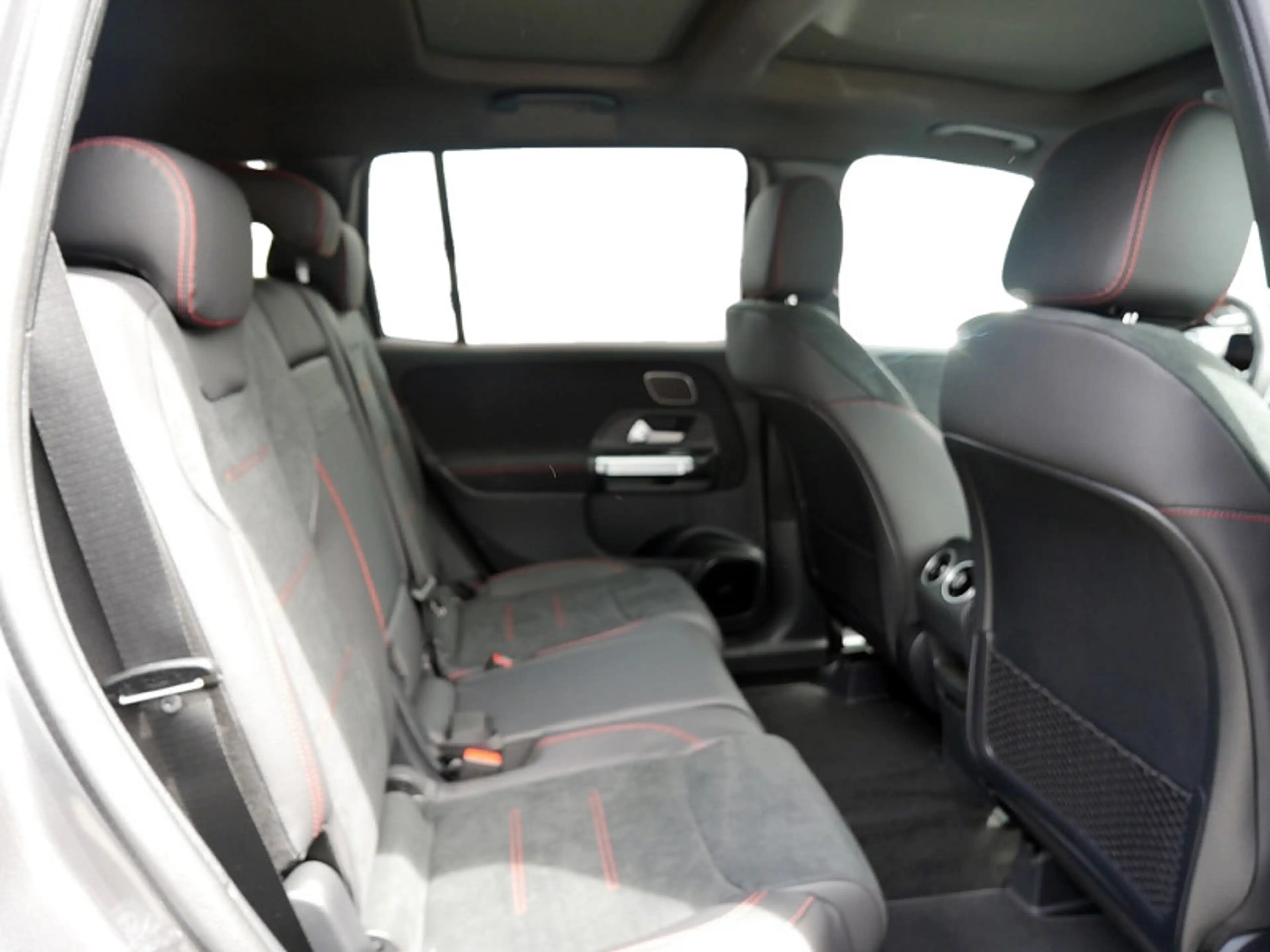 Mercedes-Benz GLB 200 d AMG BURM PREMIUM MEMO MULTI 360 AHK — photo 8