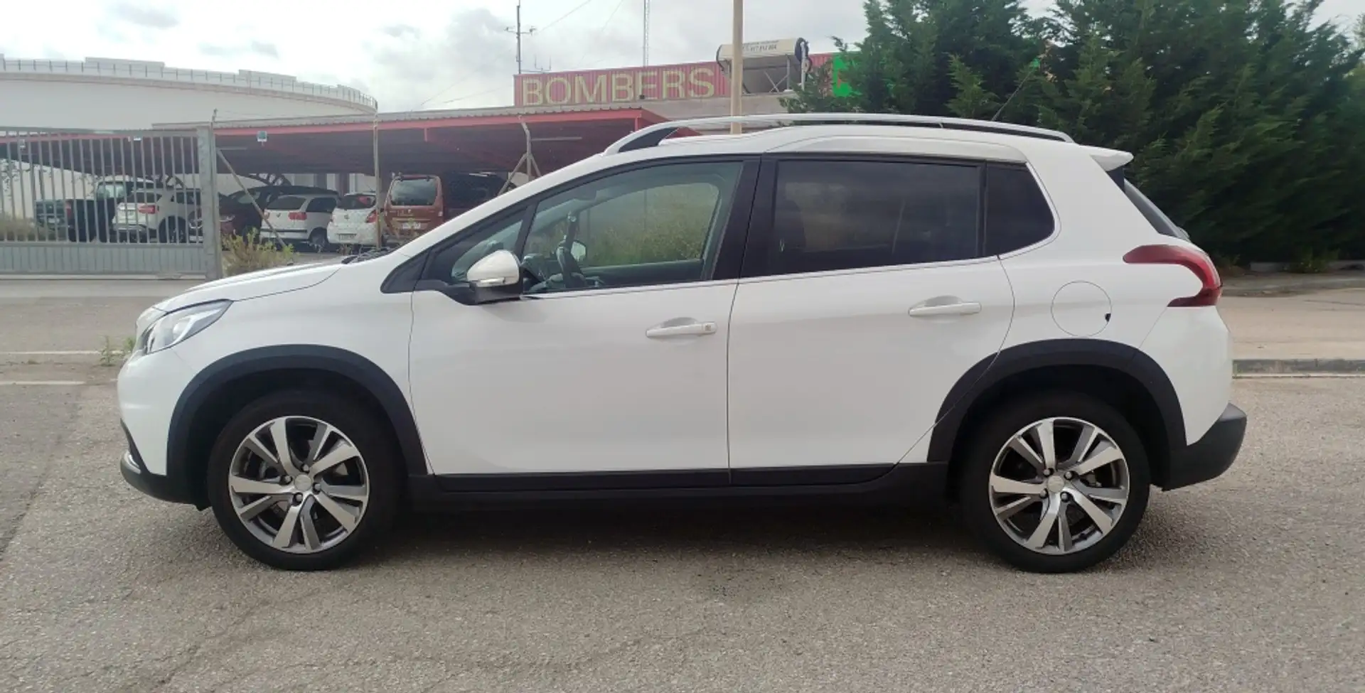Peugeot 2008 1.6 BlueHDI S&S Allure 120 Blanco - 2