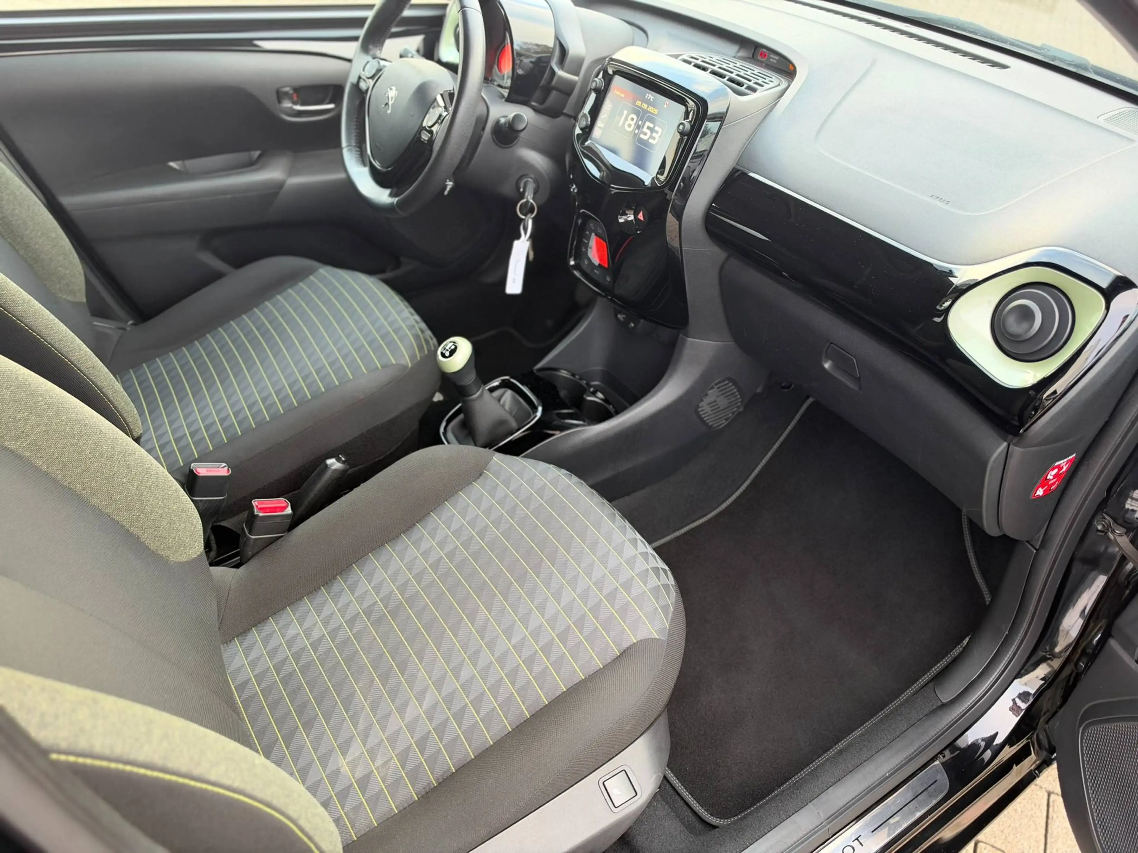 Peugeot 108 Collection Faltdach, Klima, SHZ, Tempomat — photo 15