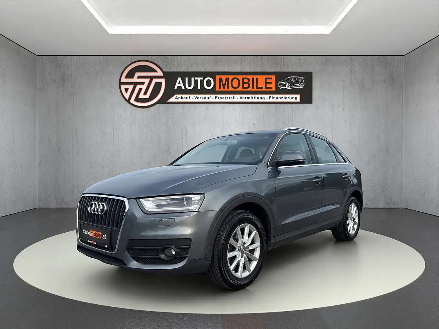 Audi Q3 2,0 TDI DPF Grau - 1