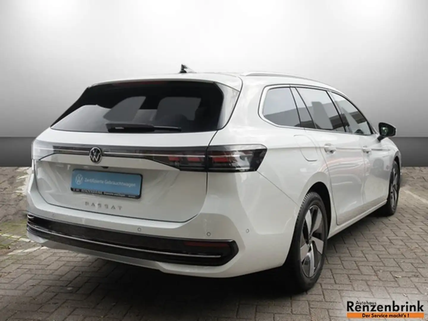Volkswagen Passat Variant Elegance TDI DSG 360° AHK Matrix el. Heckklappe Weiß - 2