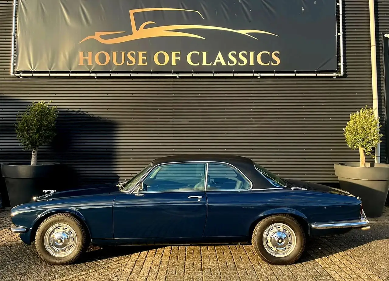 Jaguar XJ12