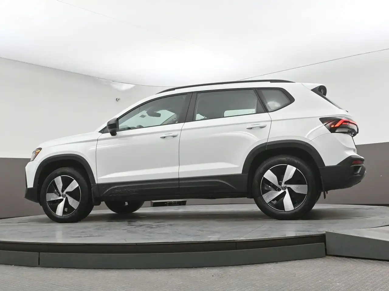 Volkswagen Taos снимка Volkswagen Taos