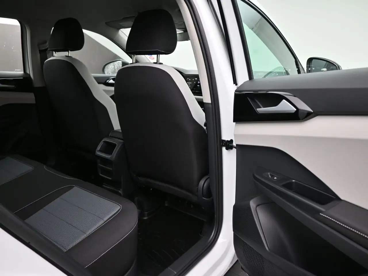 Volkswagen Taos снимка Volkswagen Taos