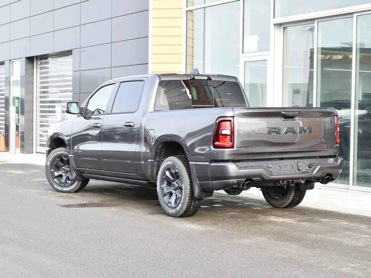 RAM 1500 снимка RAM 1500