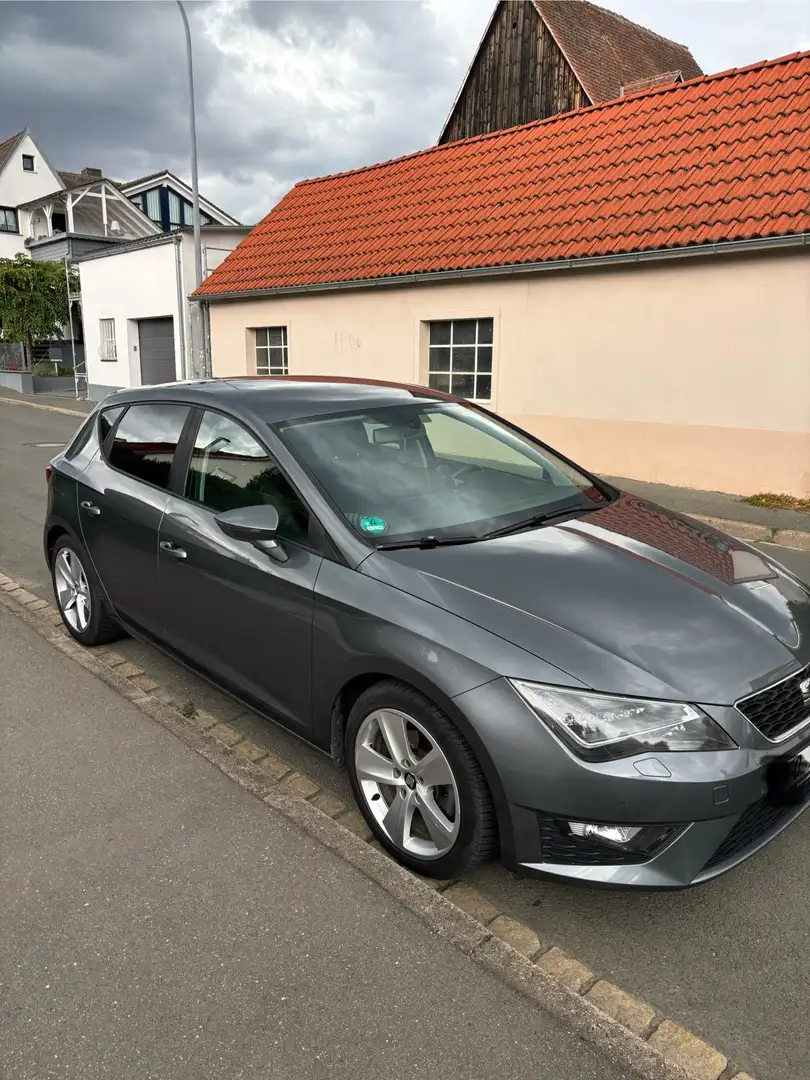SEAT Leon FR Grau - 1
