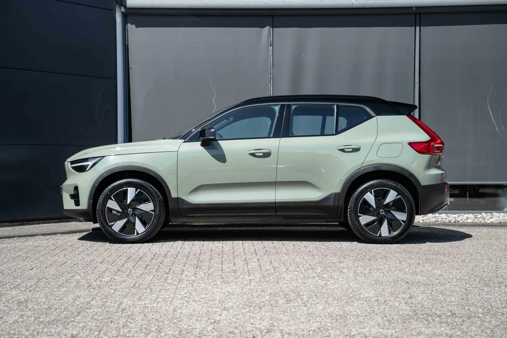 Volvo XC40 Single Motor Extended Range Plus 82 kWh | Elektris Groen - 2