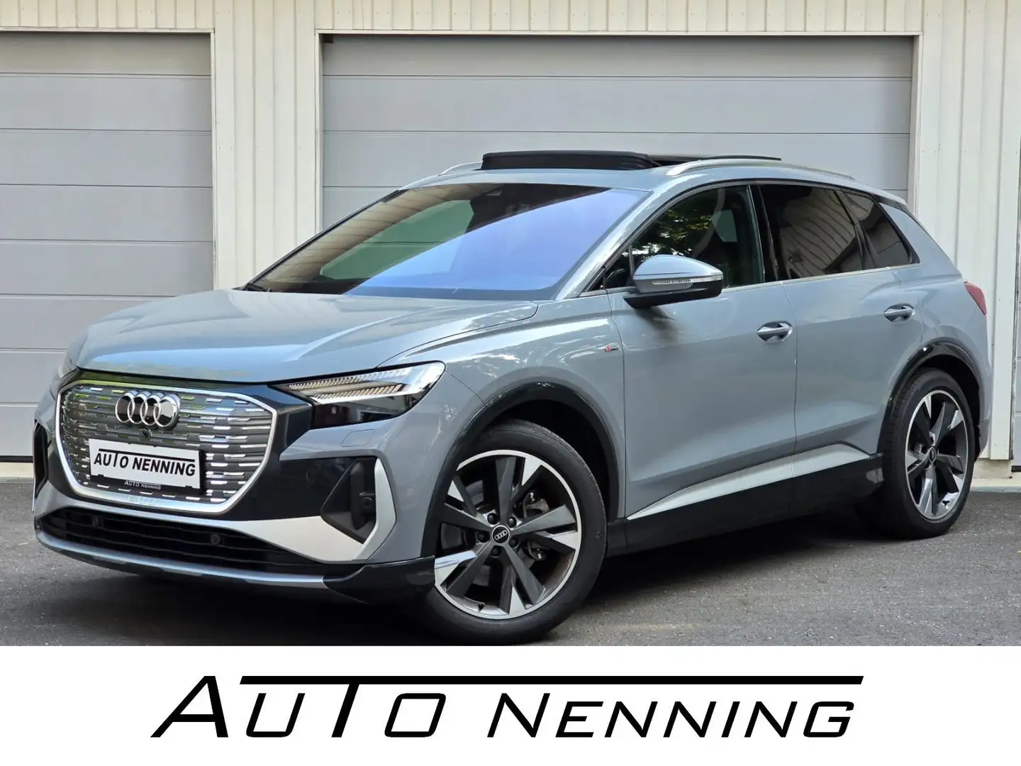 Audi Q4 e-tron 50 quattro s line 20 ACC Kamera Matrix Pano Sonos Grau - 1