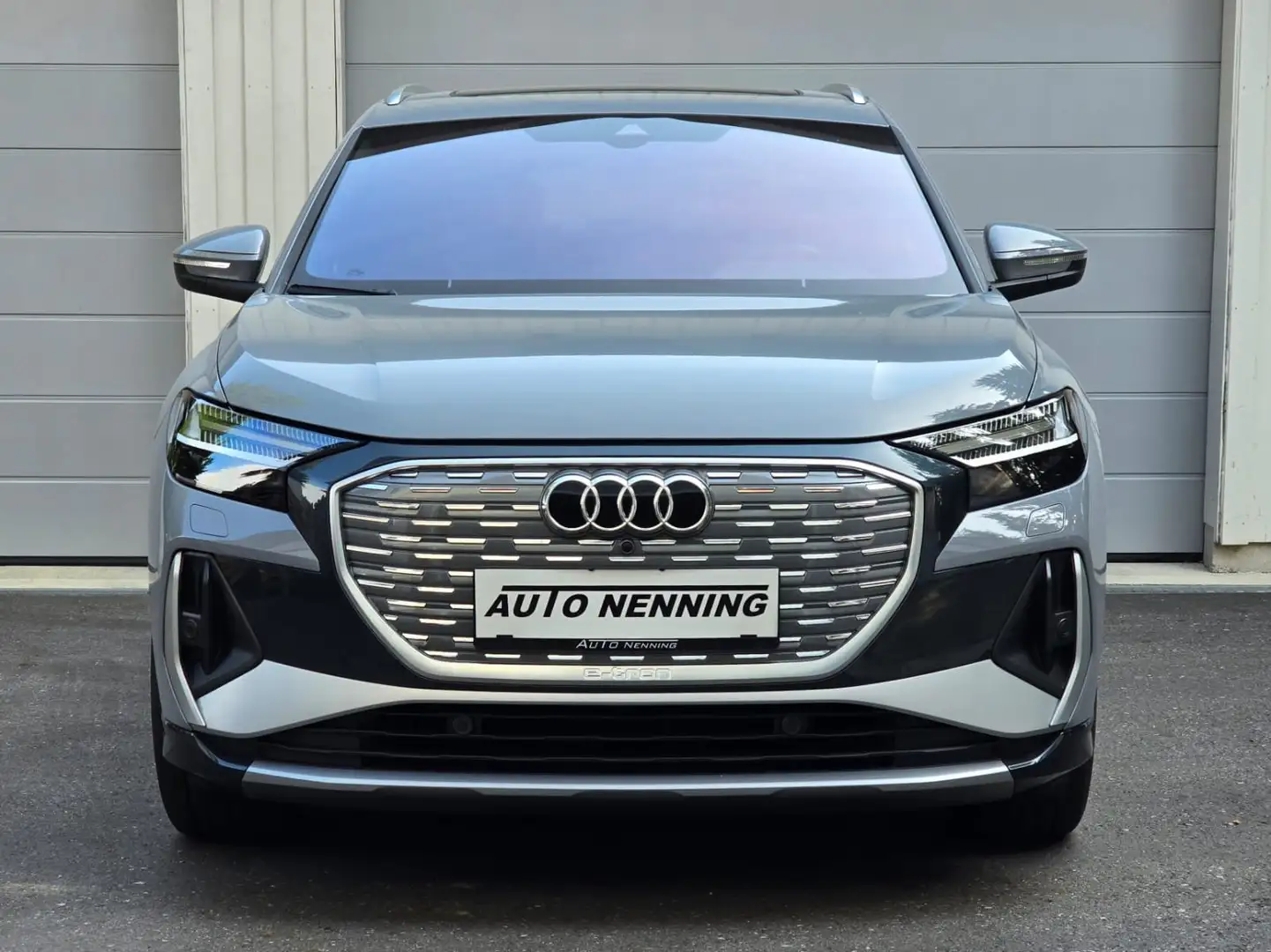 Audi Q4 e-tron 50 quattro s line 20 ACC Kamera Matrix Pano Sonos Grau - 2