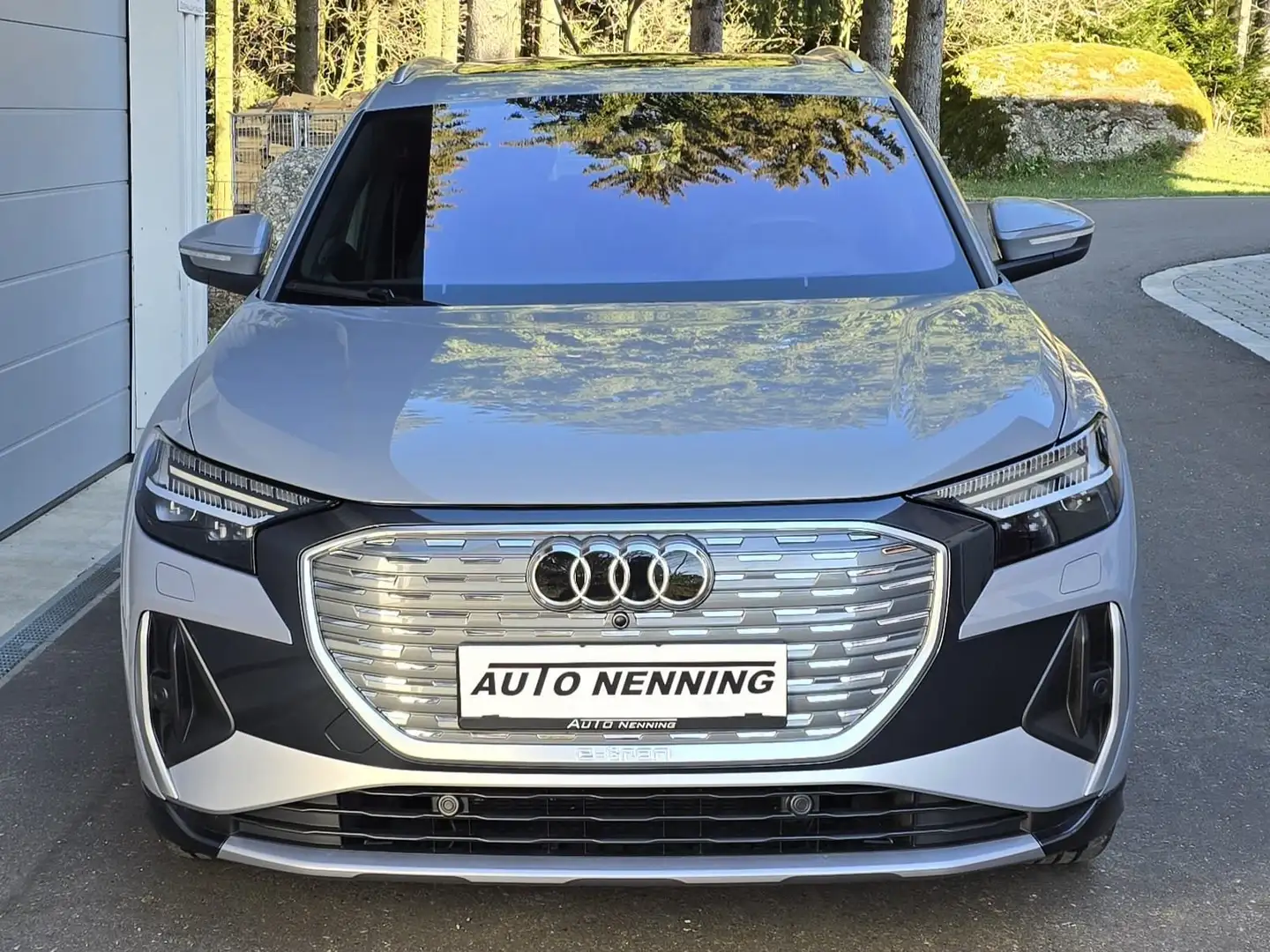 Audi Q4 e-tron 50 quattro s line 20 ACC Kamera Matrix Pano Sonos Grau - 2