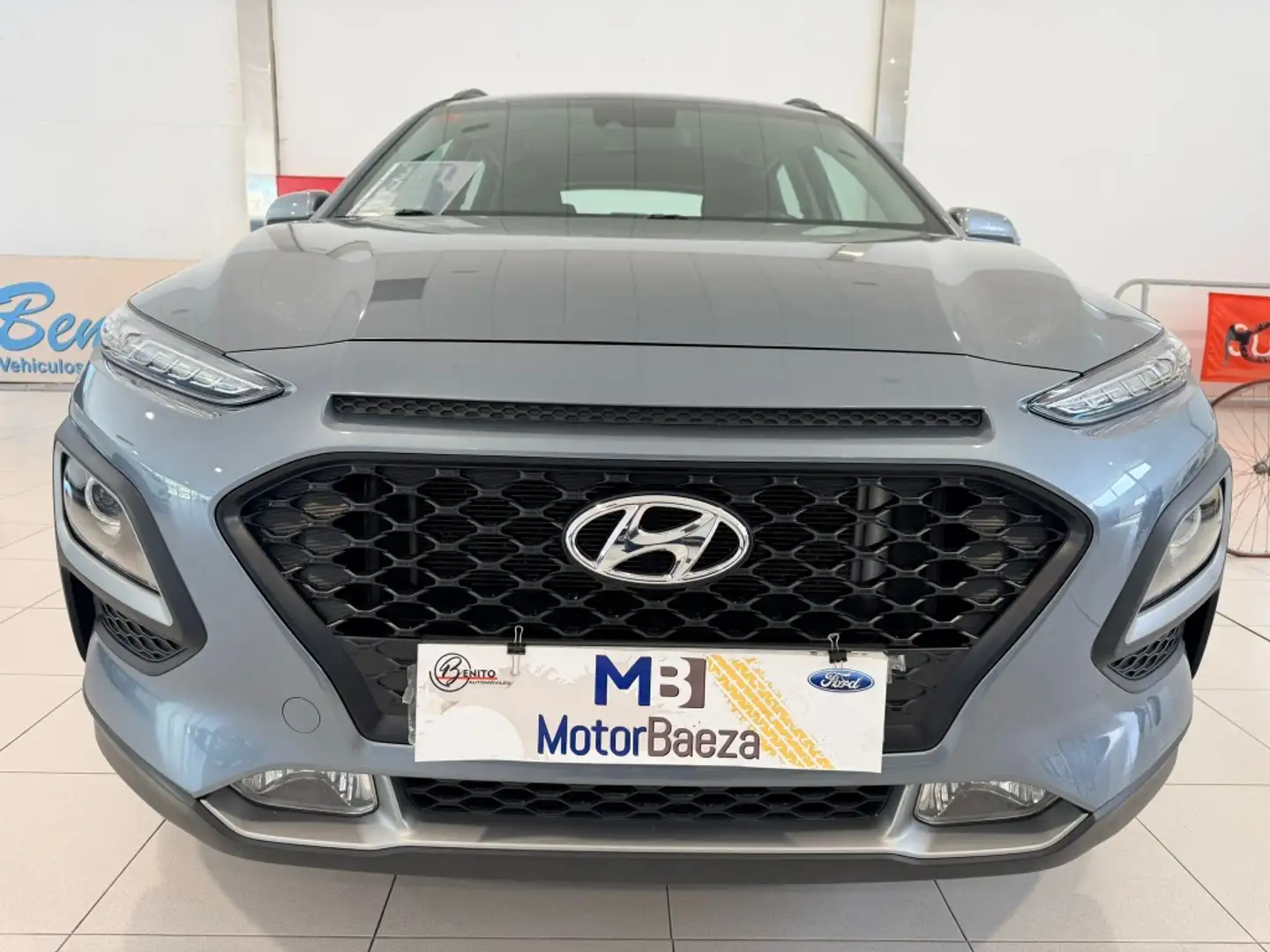 Hyundai KONA 1.0 TGDI Essence 4x2 Gris - 2