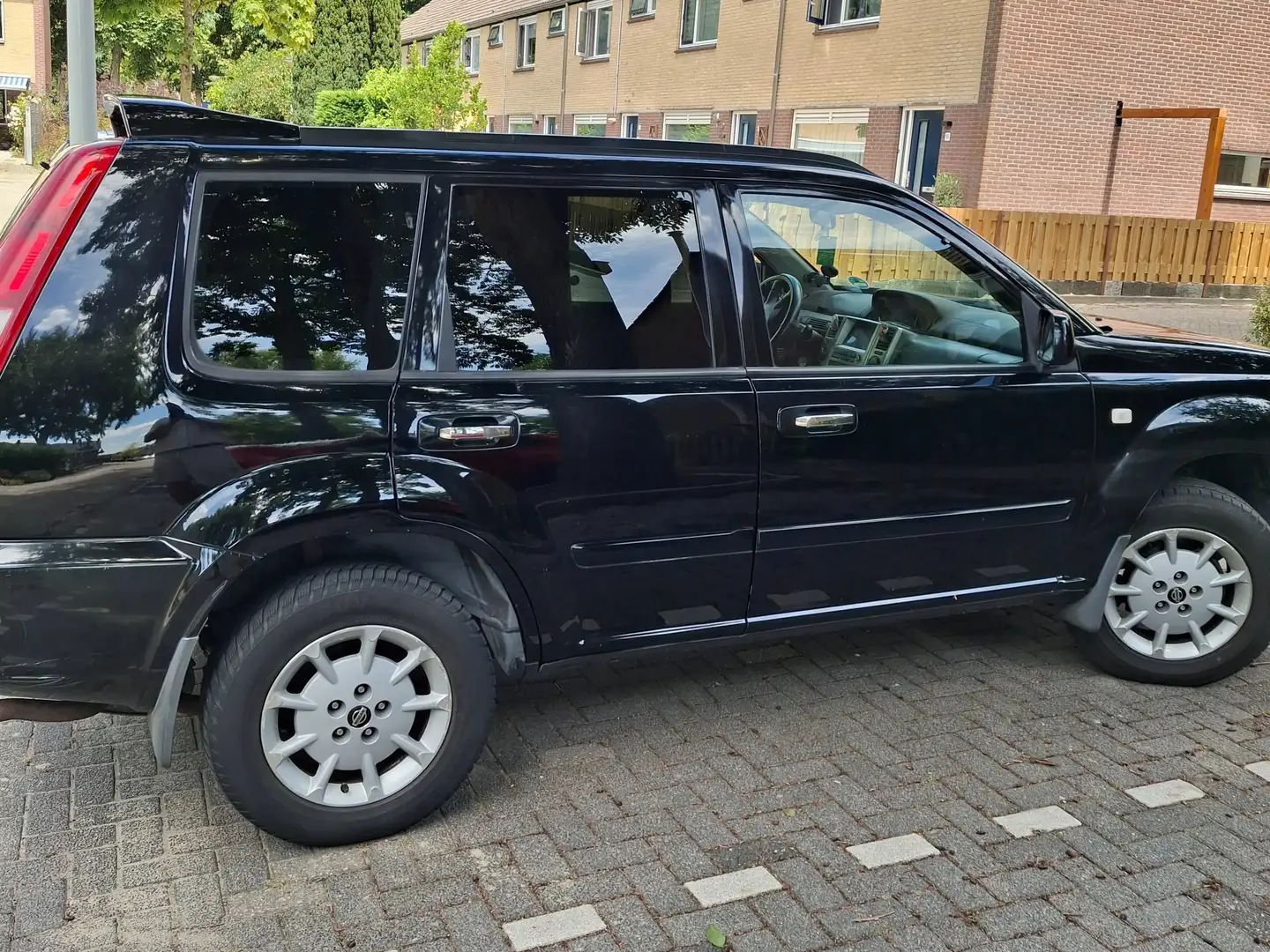 Nissan X-Trail X-Trail 2.5 Sport Zwart - 2
