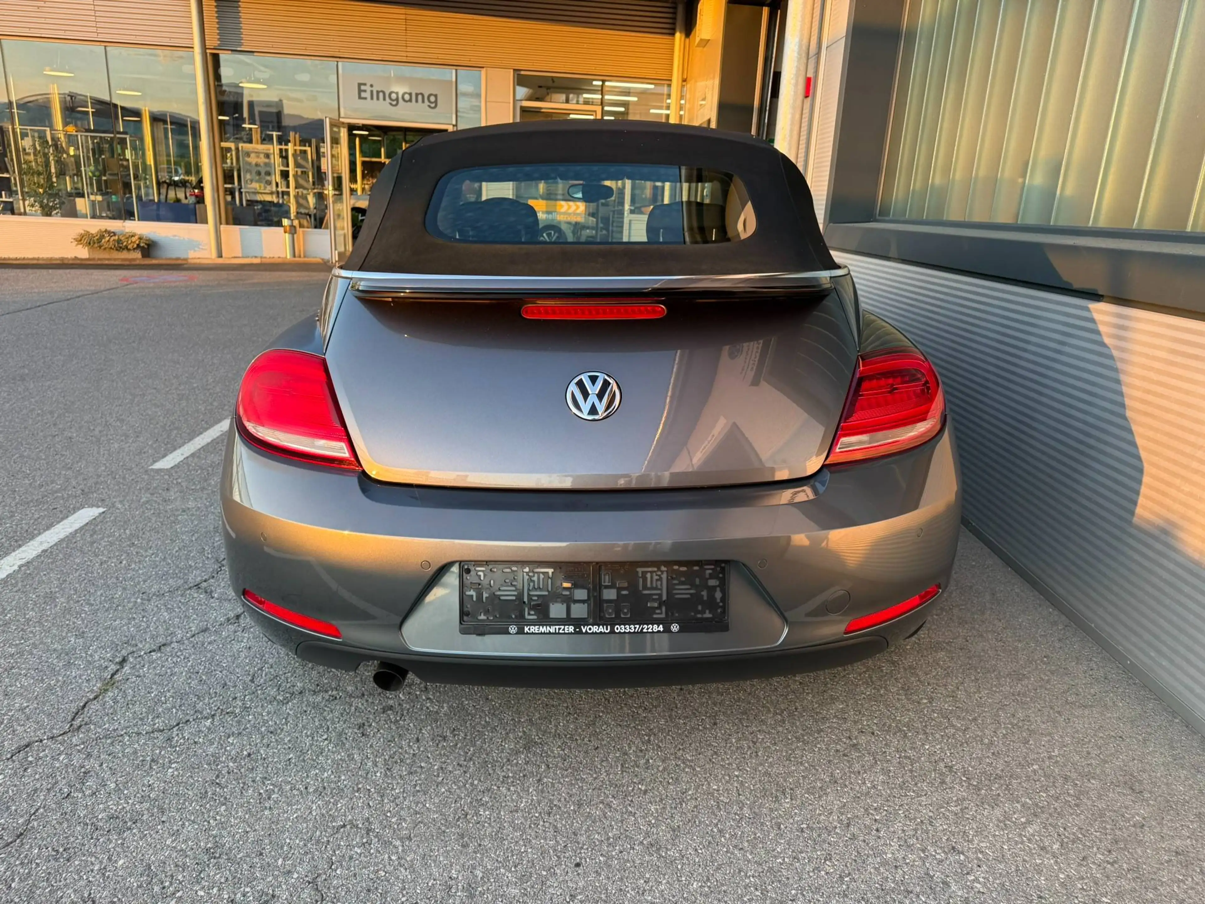 Volkswagen Beetle Cabrio Allstar 1,2TSI Navi + Freisprech, Xenon, PDCx2, 8x18 Twister-Alufelgen — photo 10