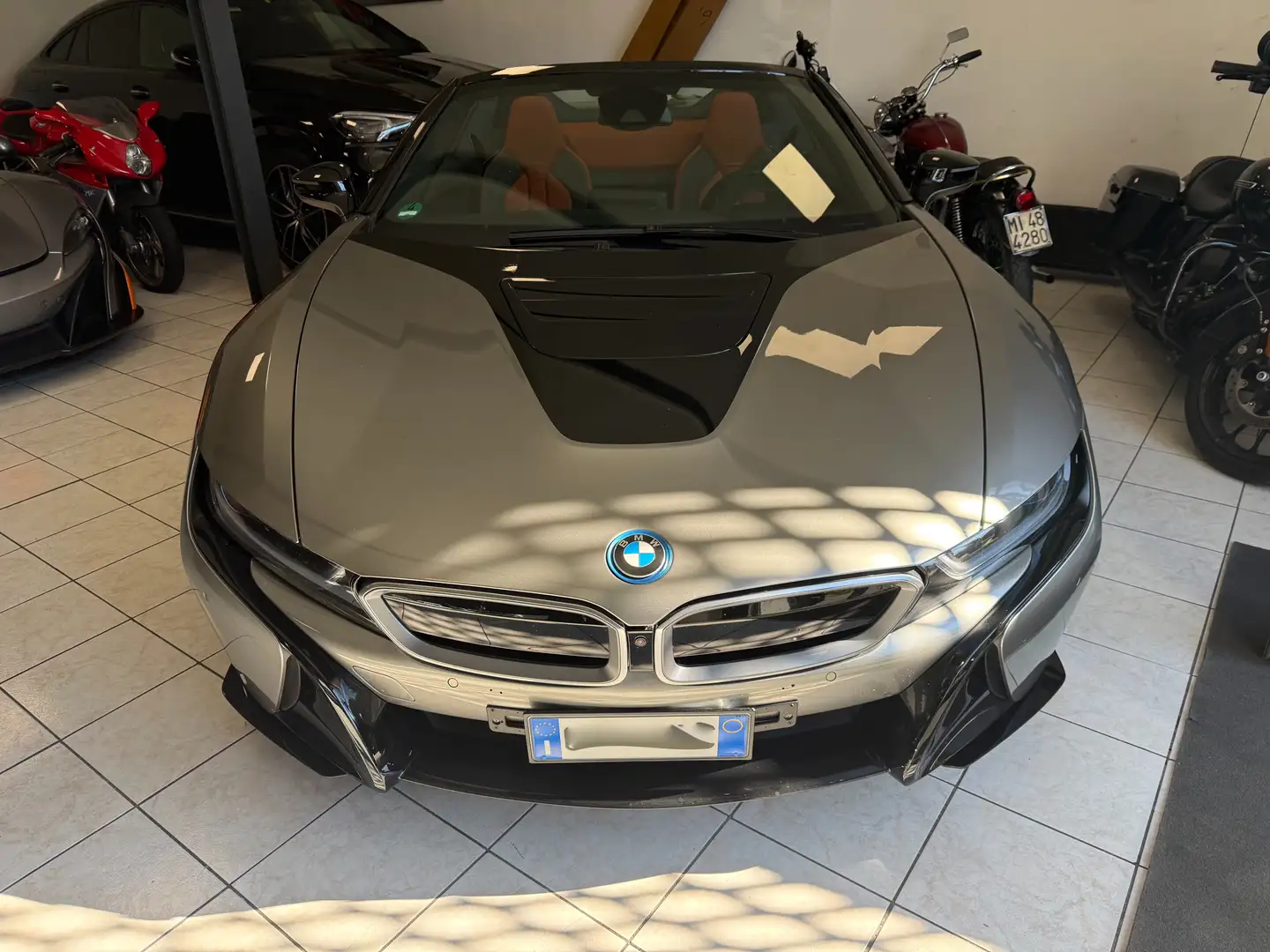 BMW i8 Roadster Limited Edition Visibile in sede Grau - 2