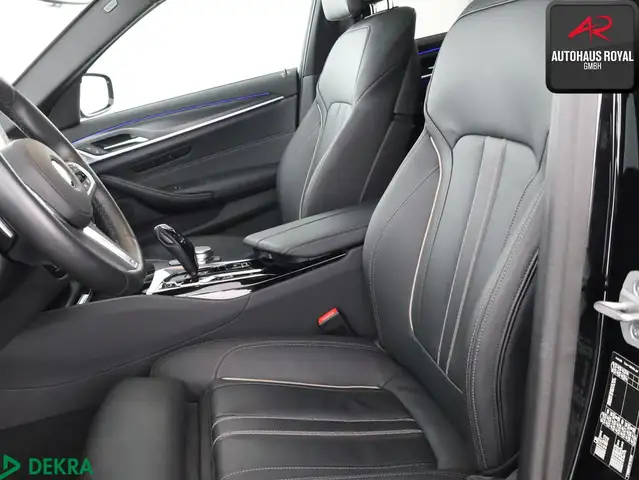 BMW 5 Series view 11