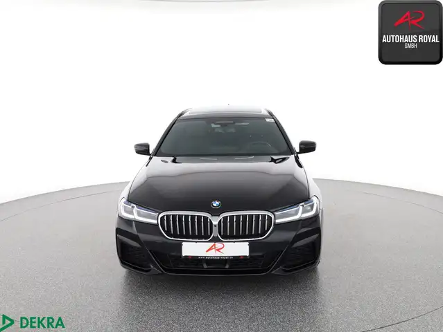 BMW 5 Series view 8