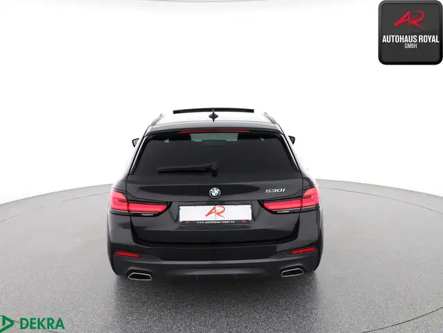 BMW 5 Series view 4