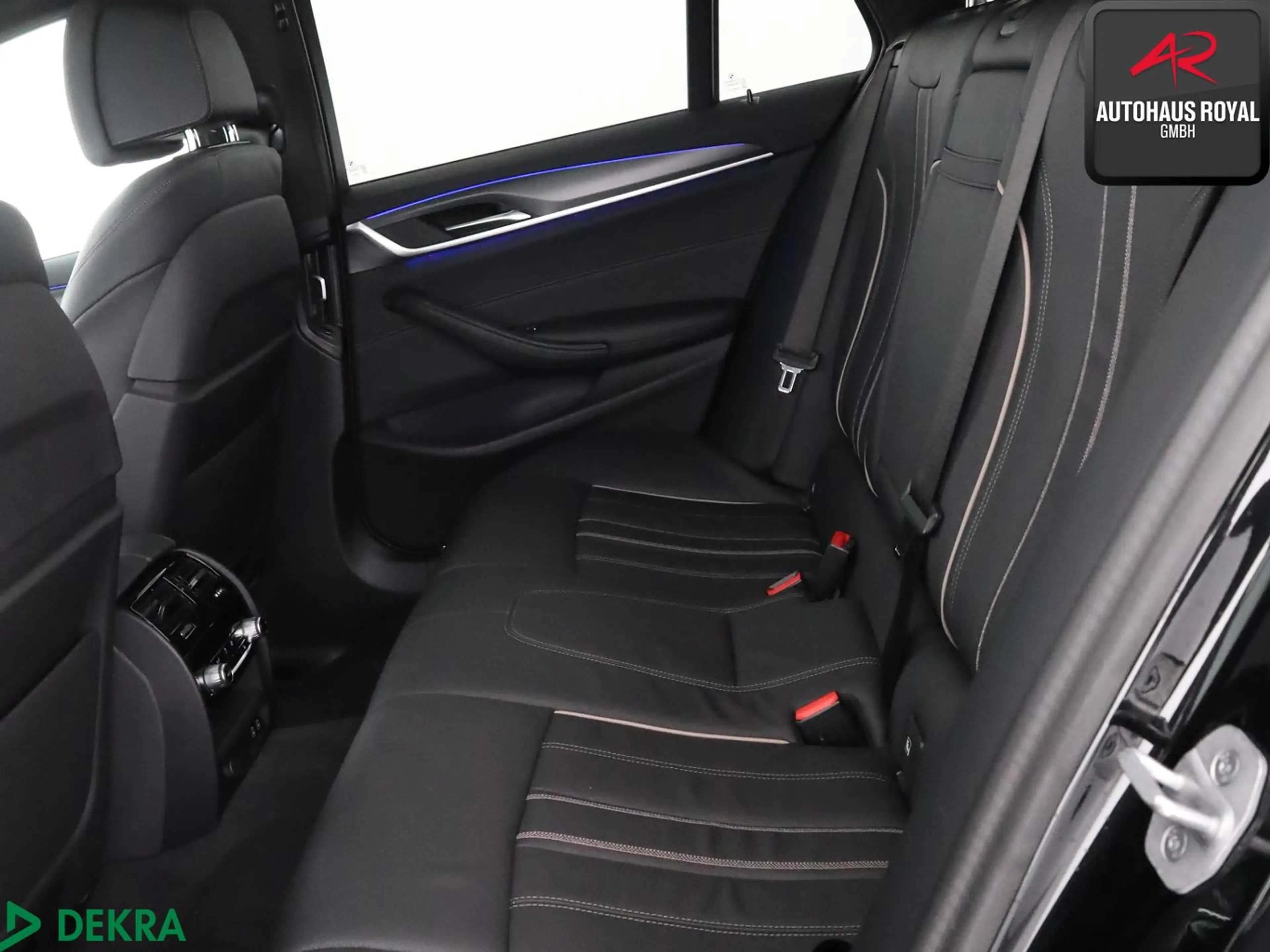 BMW 530 i T M SPORT LASER,STANDHZ,360°,AHK,ACC,PANO — photo 12