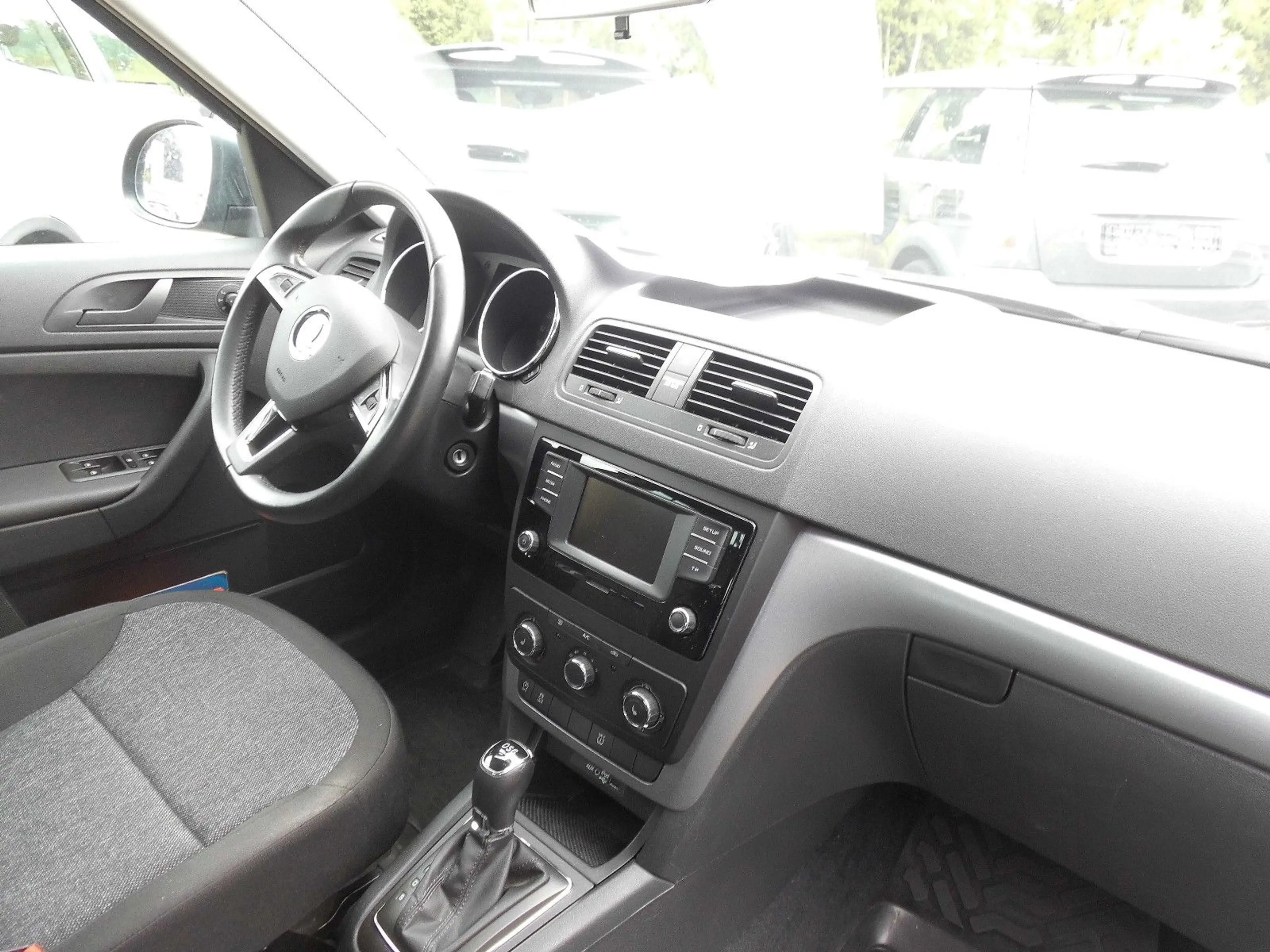 Skoda Yeti Cool Edition — photo 11