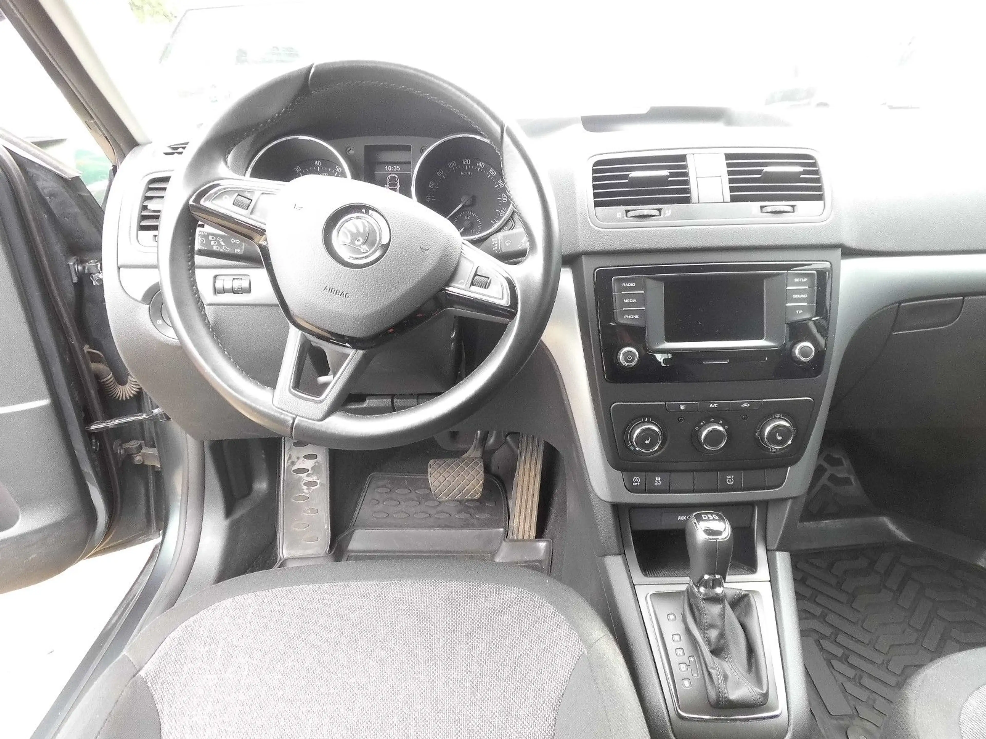Skoda Yeti Cool Edition — photo 10
