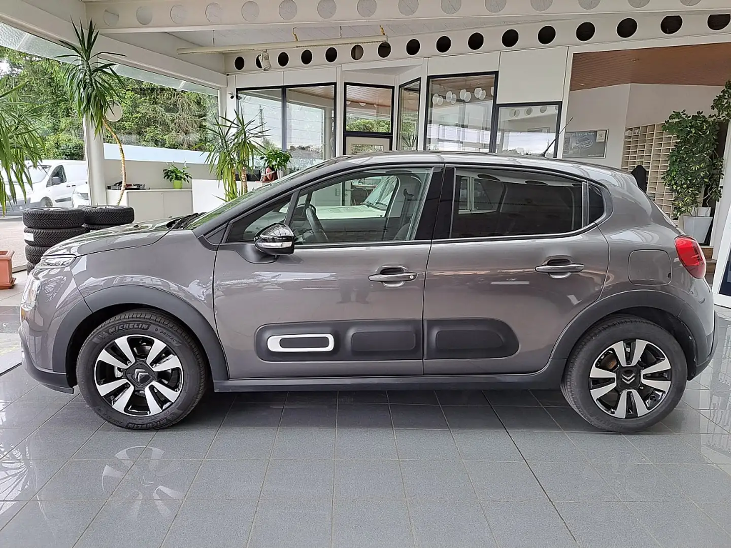 Citroen C3 PureTech 110 S&S 6-Gang-Manuell Max Grau - 2