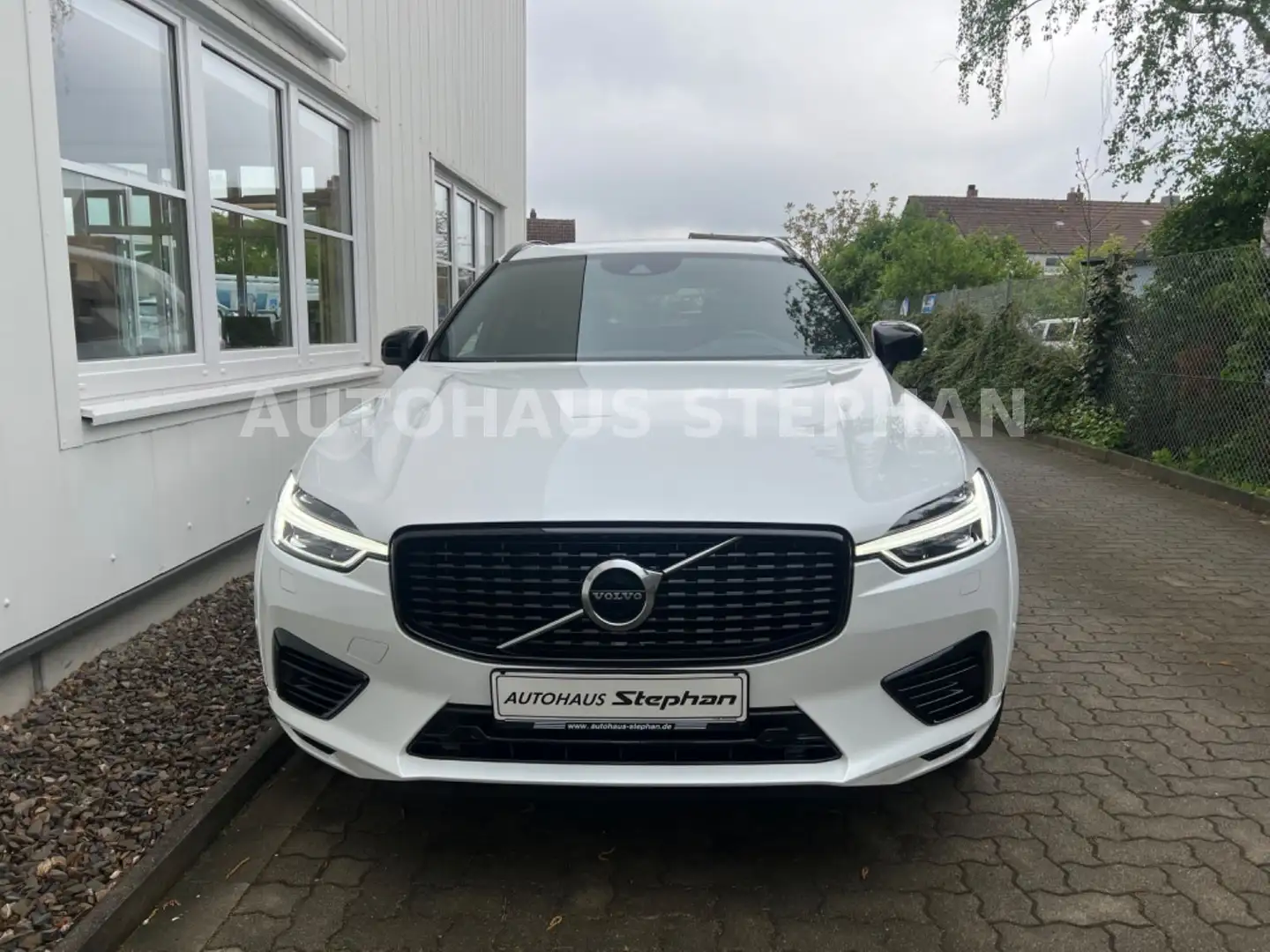 Volvo XC60 T8 AWD Geartronic Recharge R-DESIGN White - 2