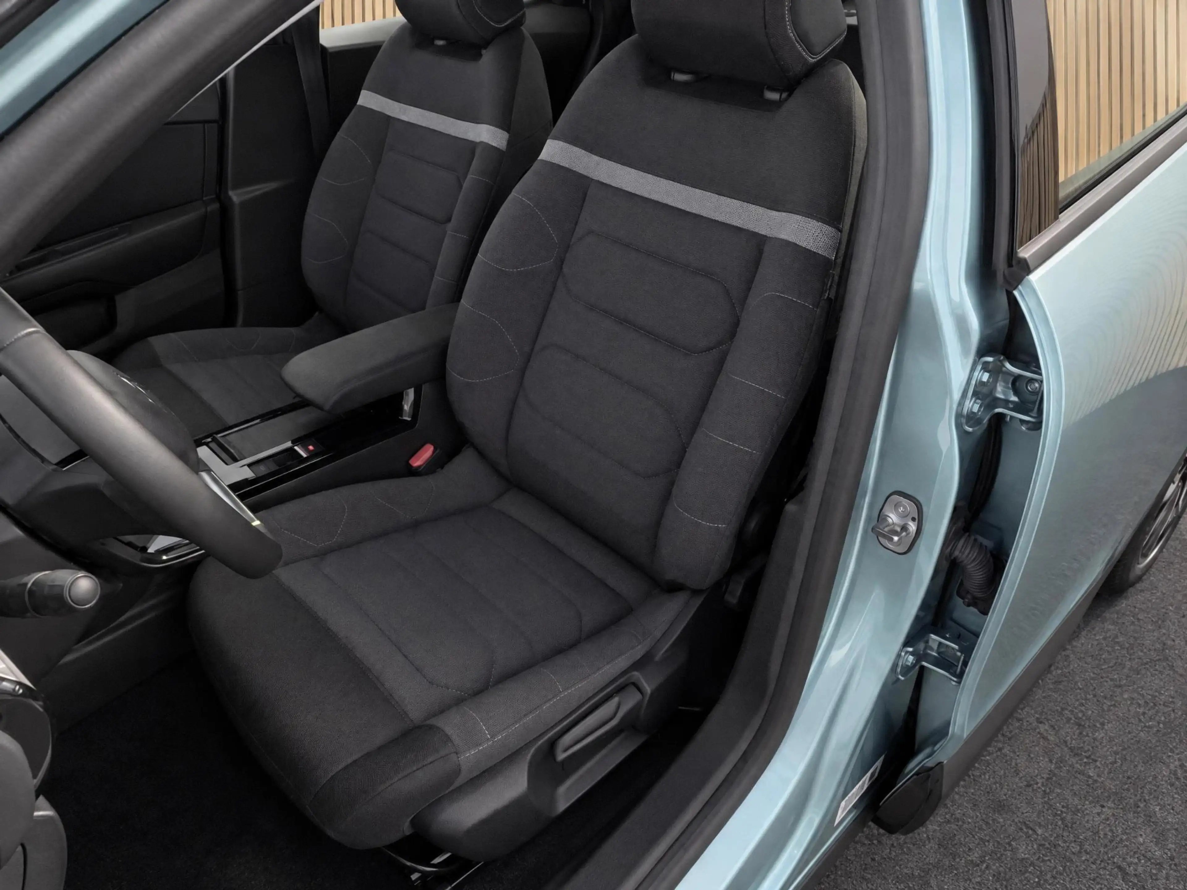 Citroen E-C4 Electric Feel Pack 50 kWh | SOH 98,9%/Camera/Navi/Climate — photo 7
