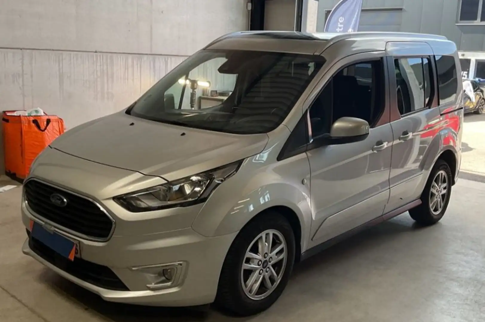 Ford Tourneo Connect Plateado - 1