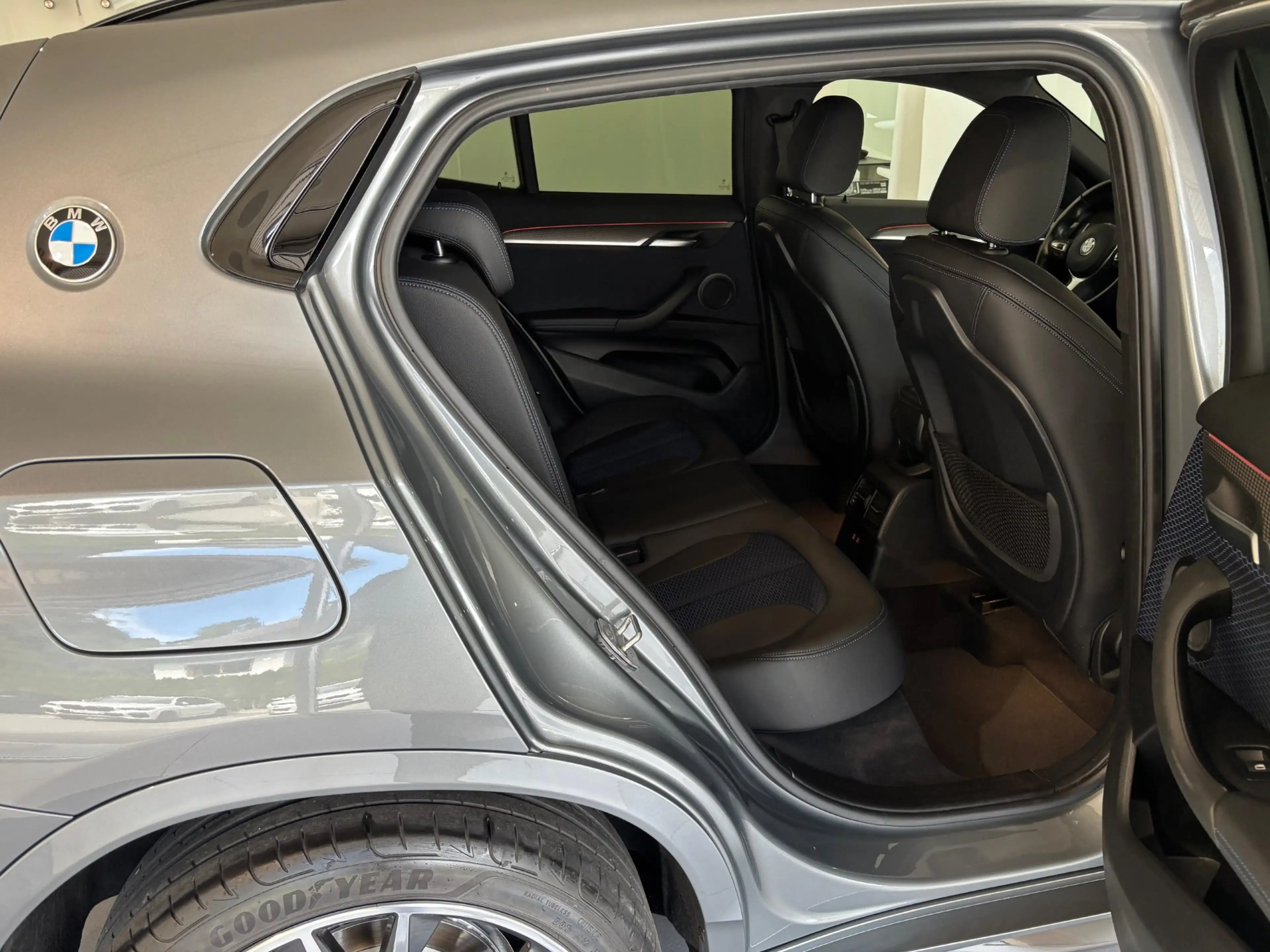 BMW X2 xDrive20i — photo 5