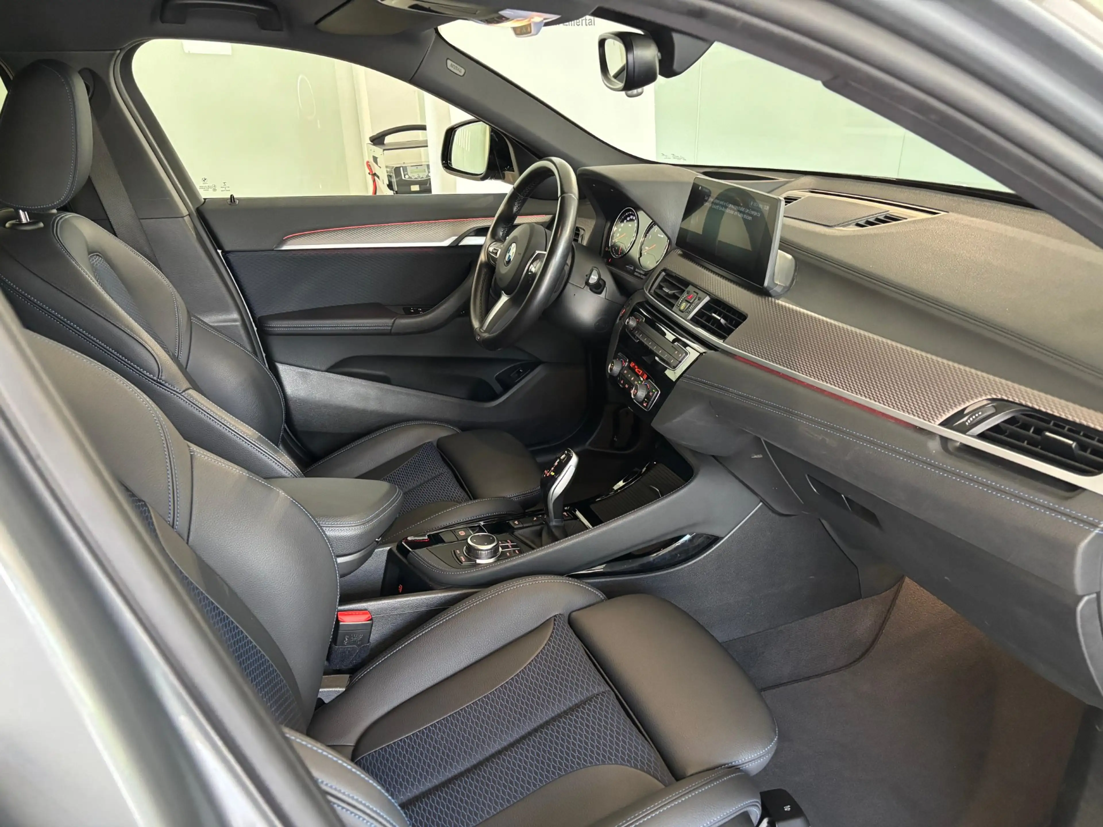 BMW X2 xDrive20i — photo 7