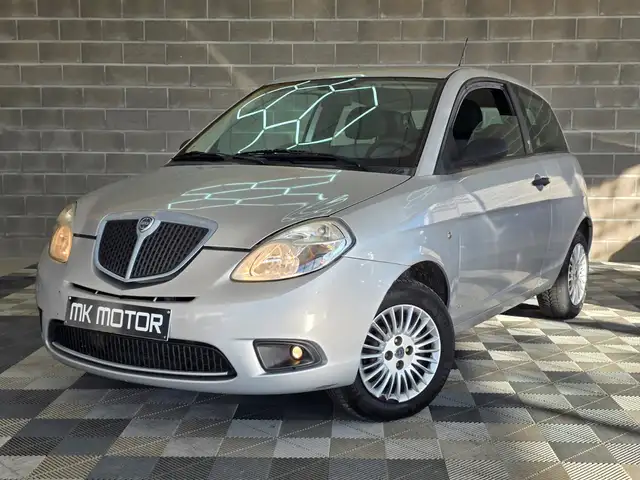 Lancia Ypsilon 🟢1.2 ESSENCE 60CV